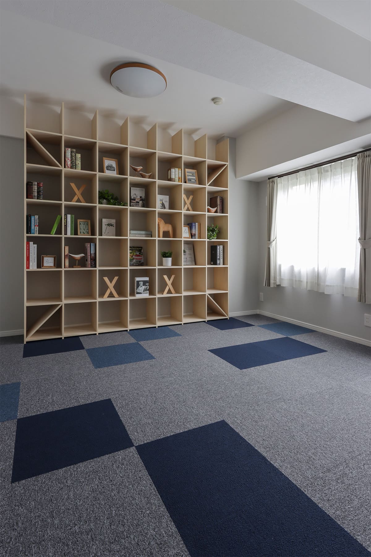 新松戸のマンションリフォーム - Shelf 壁一面の本棚 奥行350 - マルゲリータお客様事例