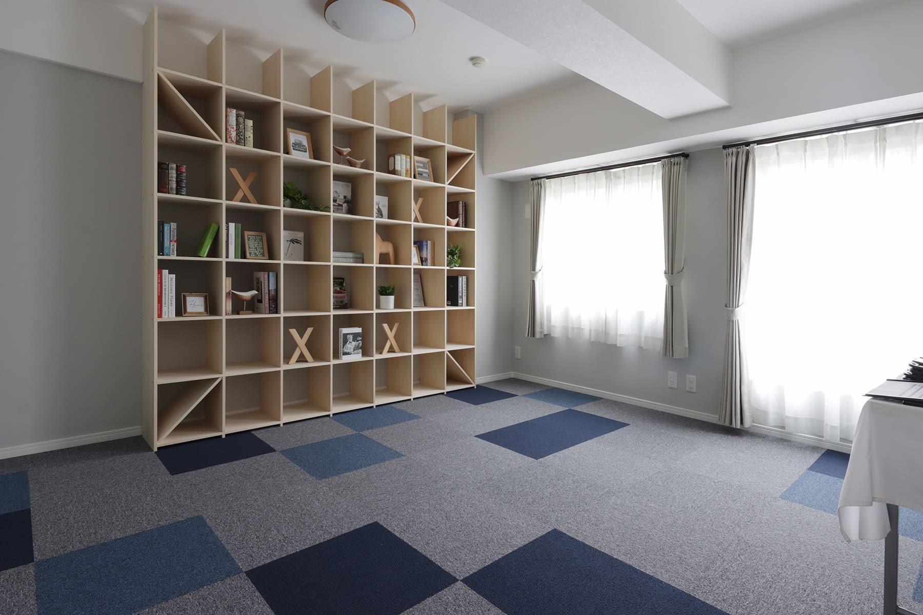 新松戸のマンションリフォーム - Shelf 壁一面の本棚 奥行350 - マルゲリータお客様事例