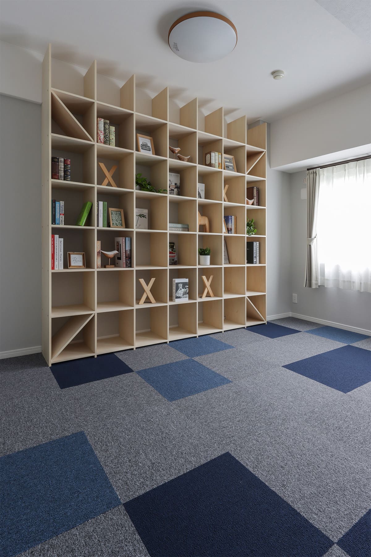 新松戸のマンションリフォーム - Shelf 壁一面の本棚 奥行350 - マルゲリータお客様事例