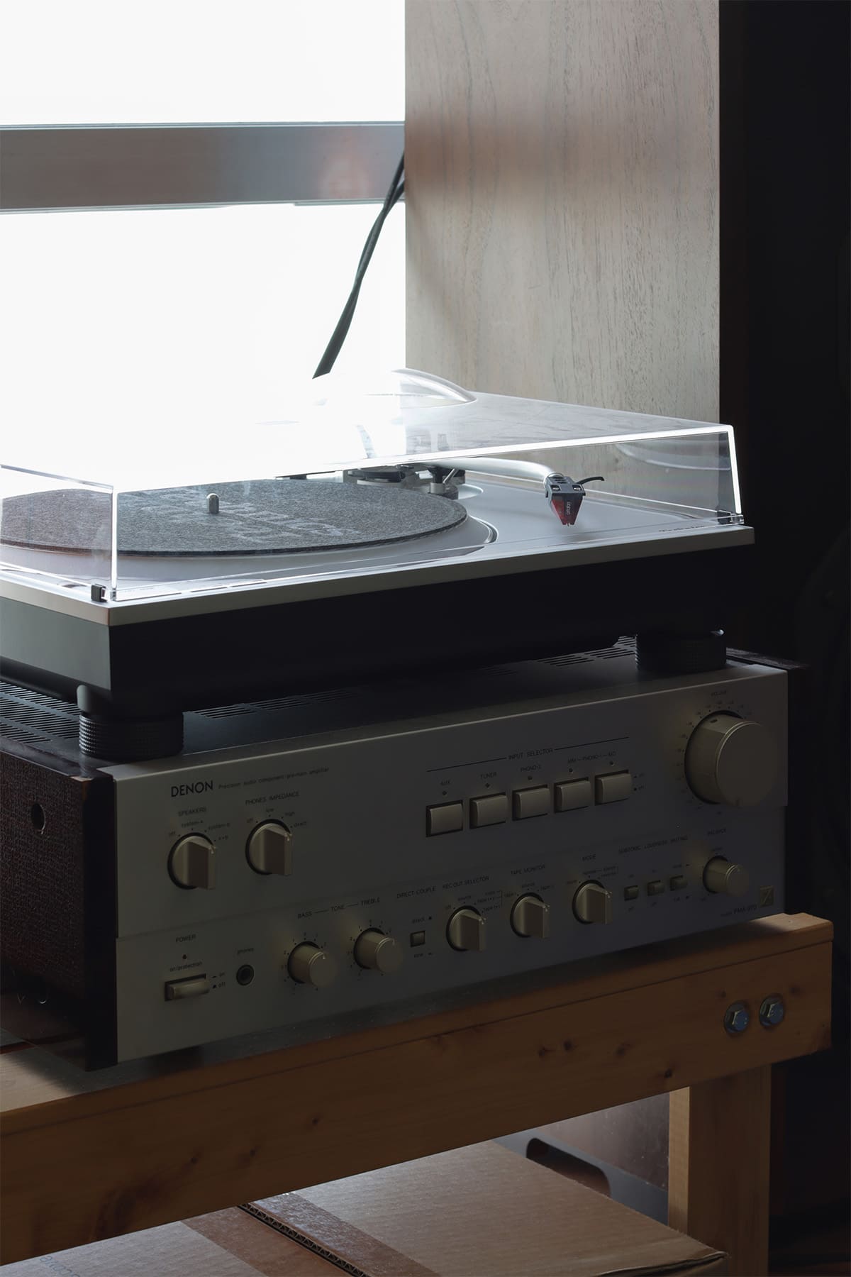 レコード棚 - Shelf 壁一面の本棚 奥行350mm / ロータイプ式本棚 移動式 - マルゲリータお客様事例