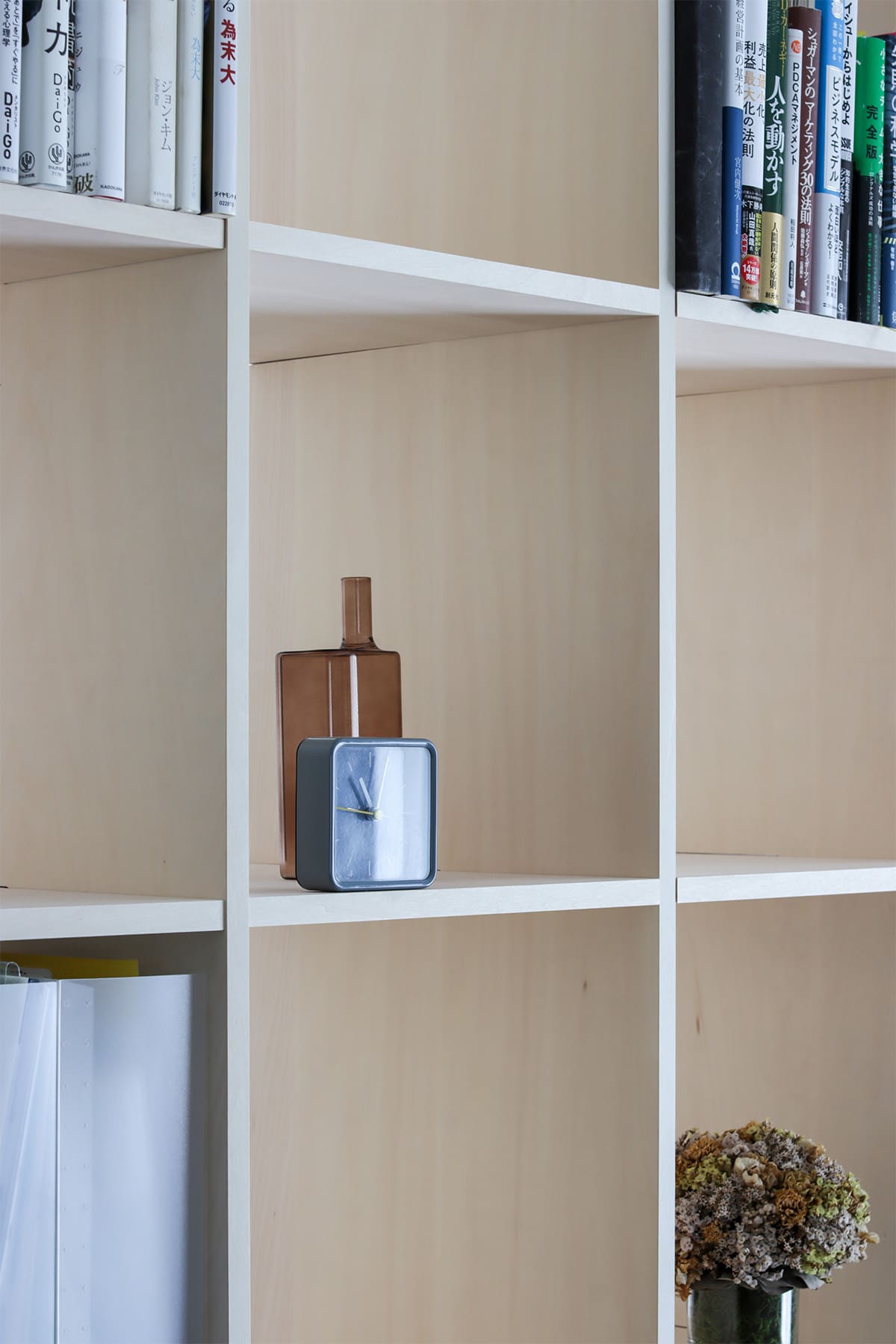 リビングと書斎の間仕切り収納として - Shelf カウンター付き本棚 - マルゲリータお客様事例