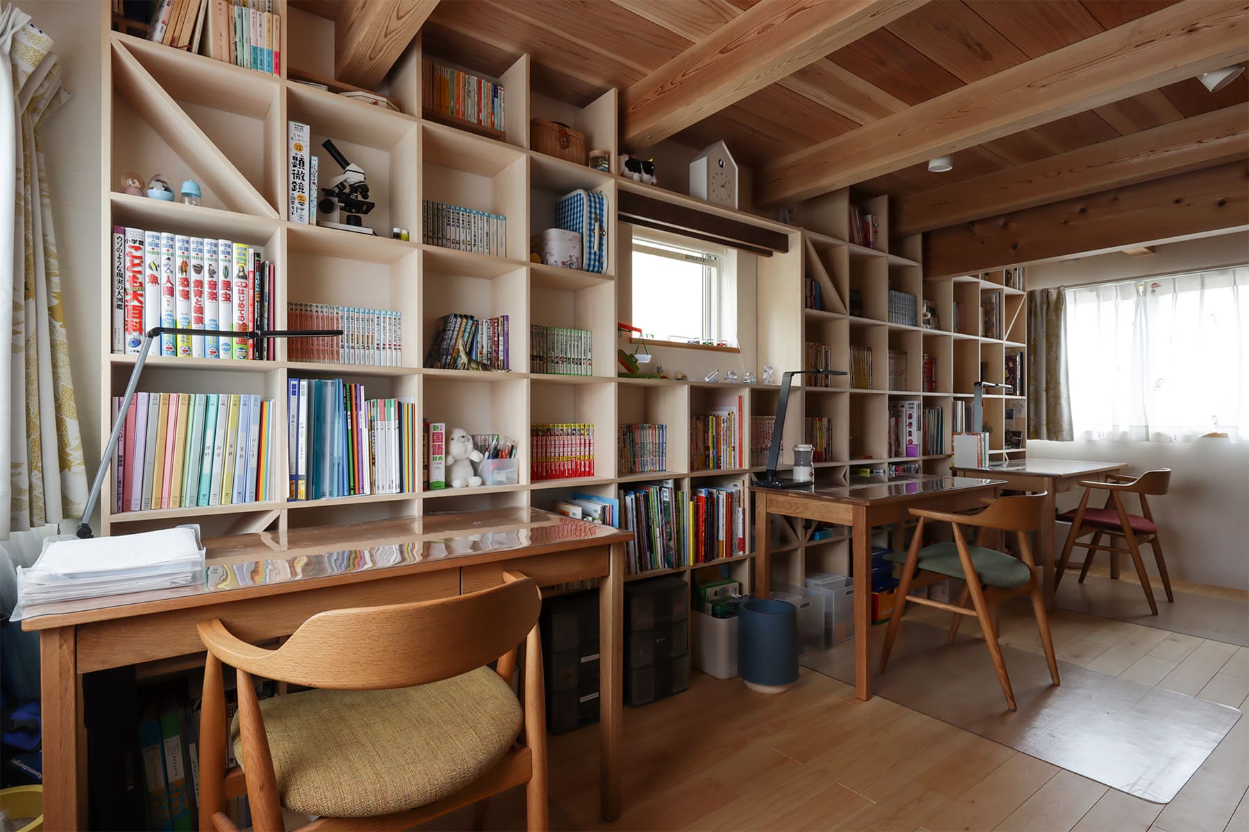 子ども部屋の本棚 - Shelf 壁一面の本棚 奥行250 - マルゲリータお客様事例