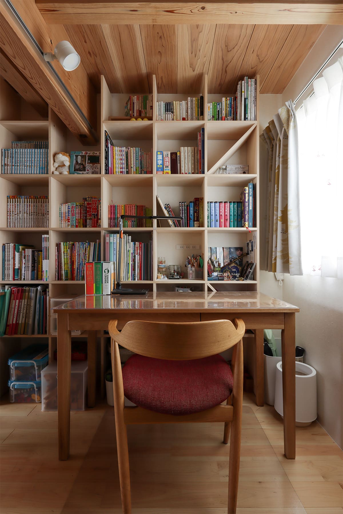 子ども部屋の本棚 - Shelf 壁一面の本棚 奥行250 - マルゲリータお客様事例