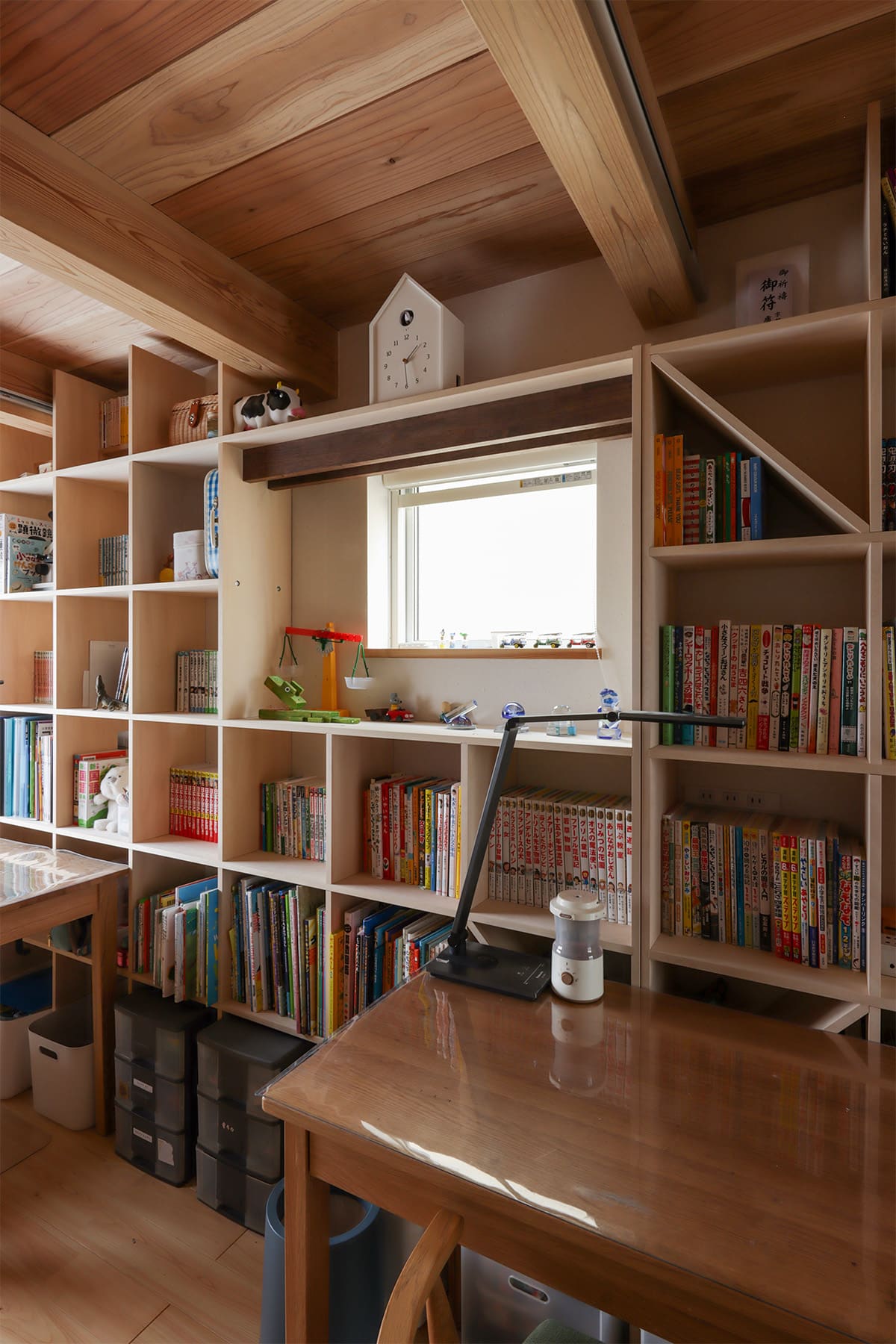 子ども部屋の本棚 - Shelf 壁一面の本棚 奥行250 - マルゲリータお客様事例
