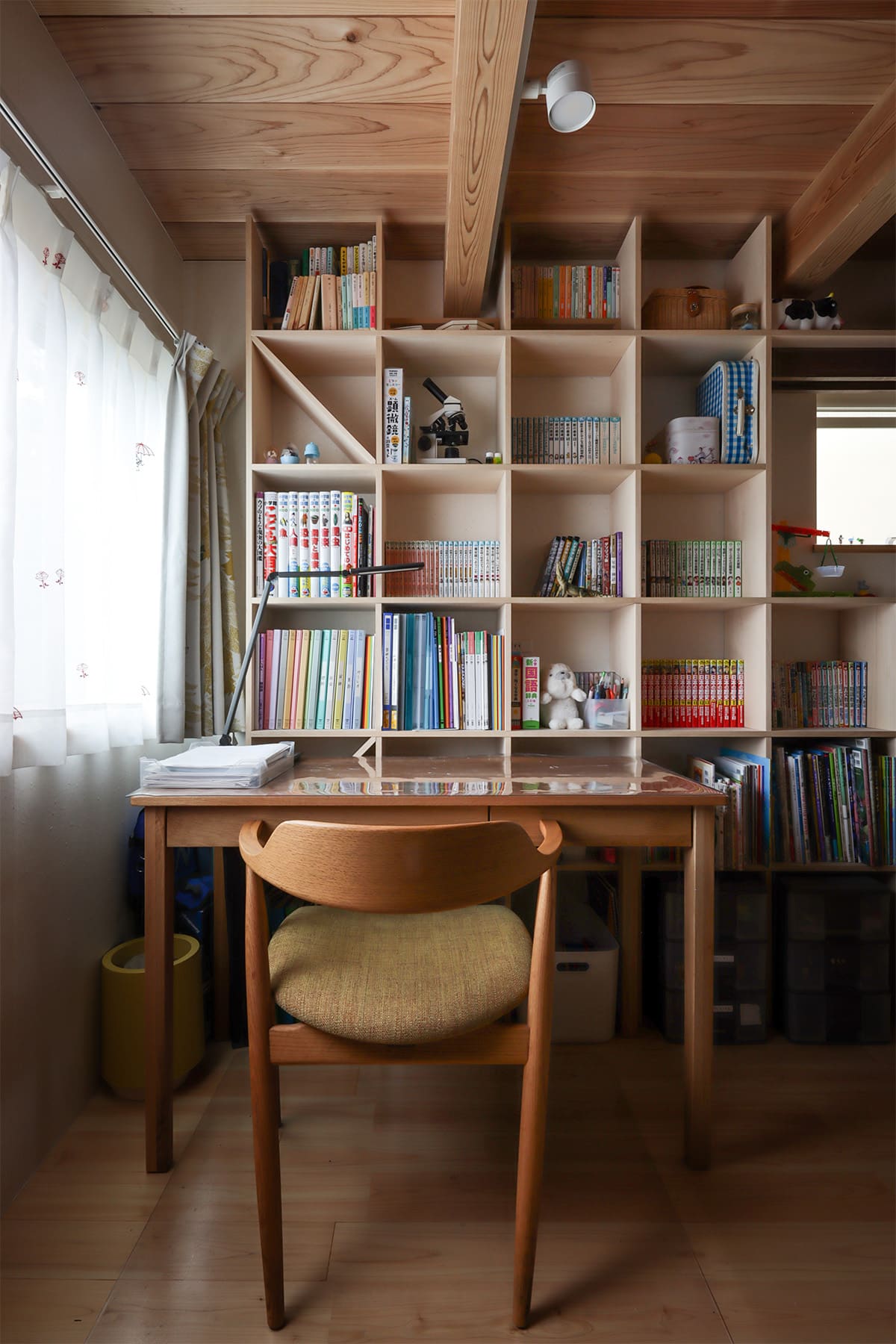 子ども部屋の本棚 - Shelf 壁一面の本棚 奥行250 - マルゲリータお客様事例