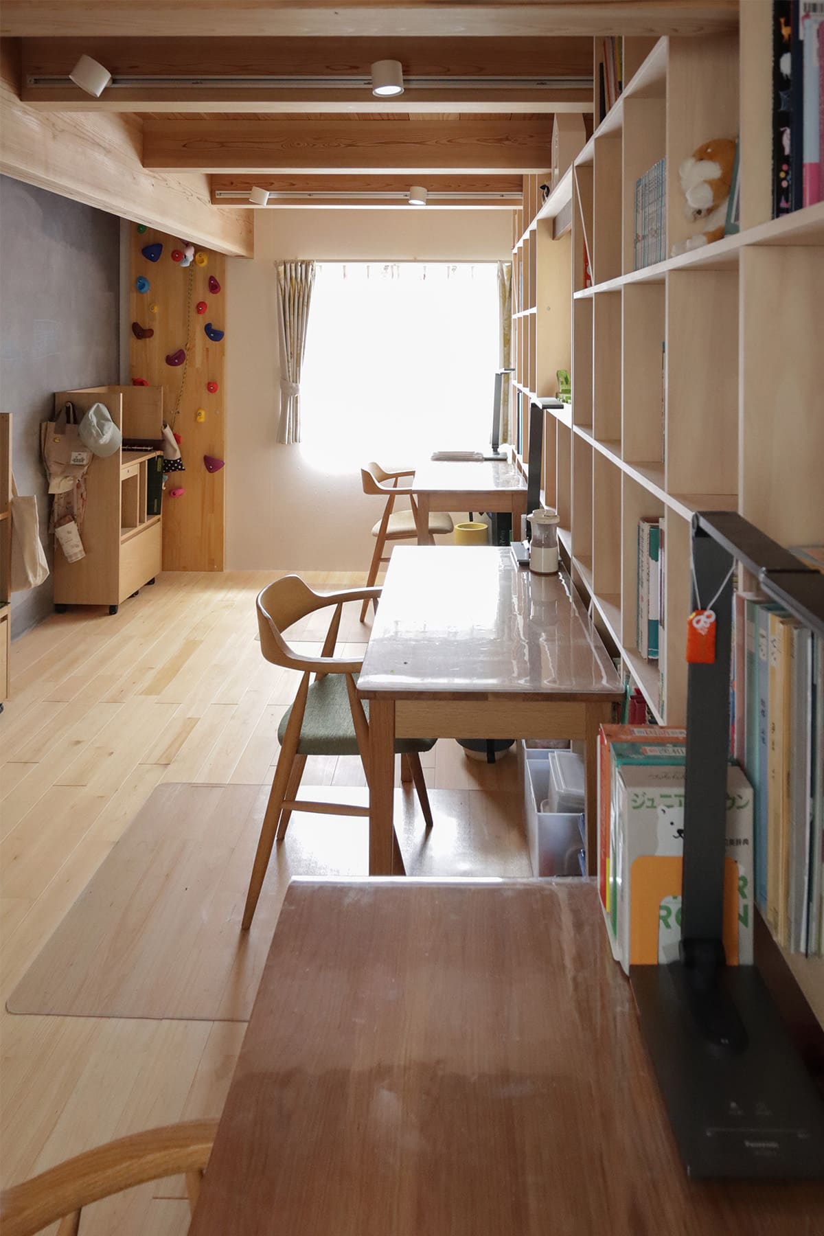 子ども部屋の本棚 - Shelf 壁一面の本棚 奥行250 - マルゲリータお客様事例