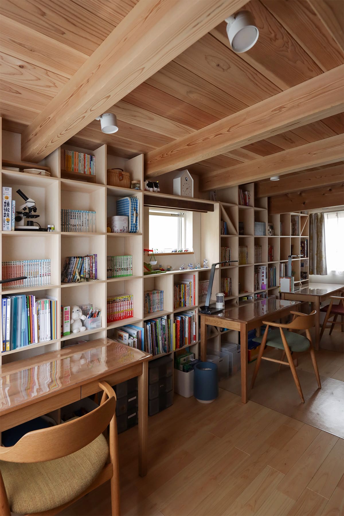子ども部屋の本棚 - Shelf 壁一面の本棚 奥行250 - マルゲリータお客様事例