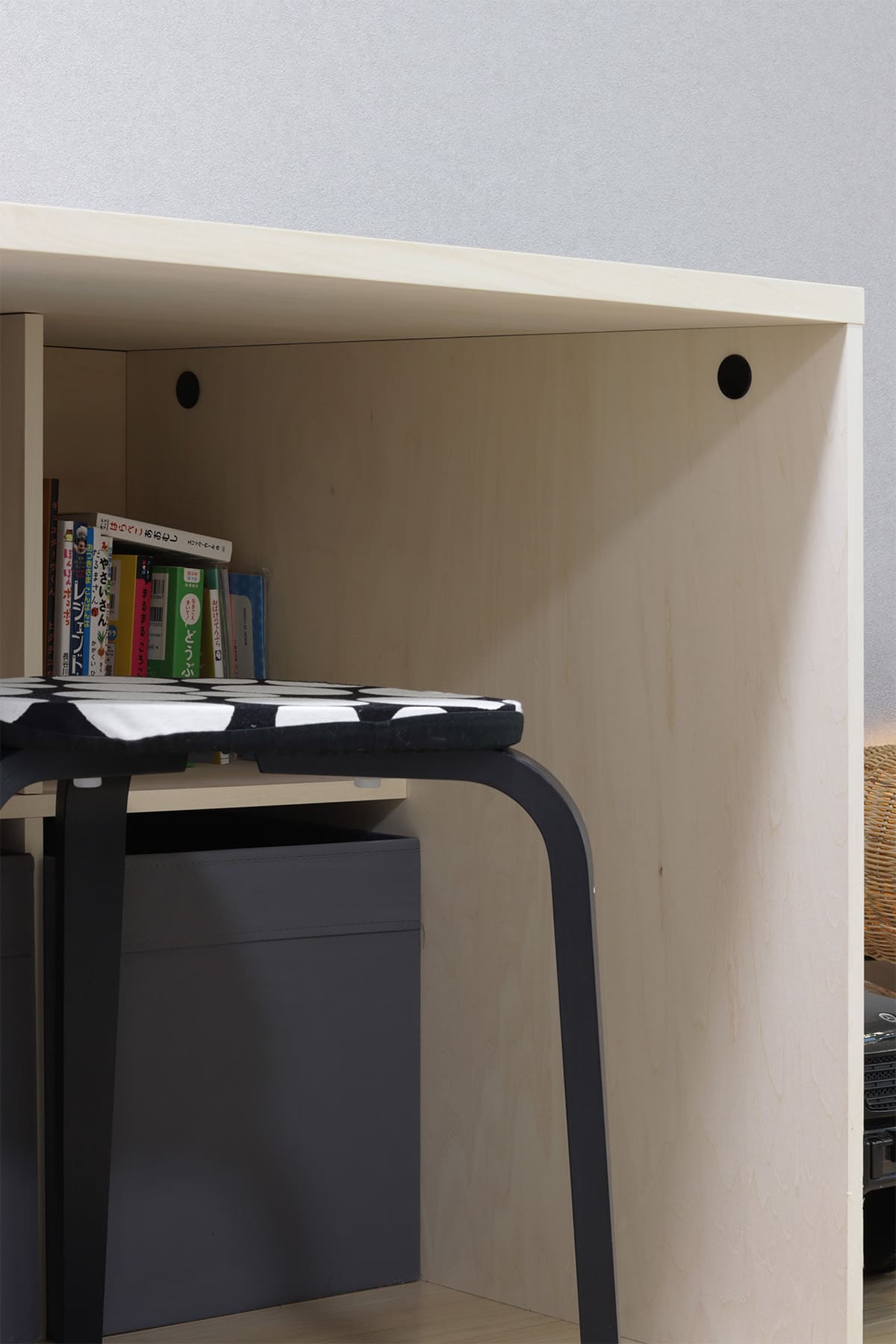 リビングのワークスペース - Shelf アンダーカウンター本棚 - マルゲリータお客様事例