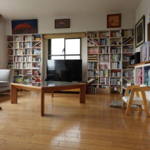 リビングの本棚 - Shelf 壁一面のA5本棚 奥行180mm - マルゲリータお客様事例