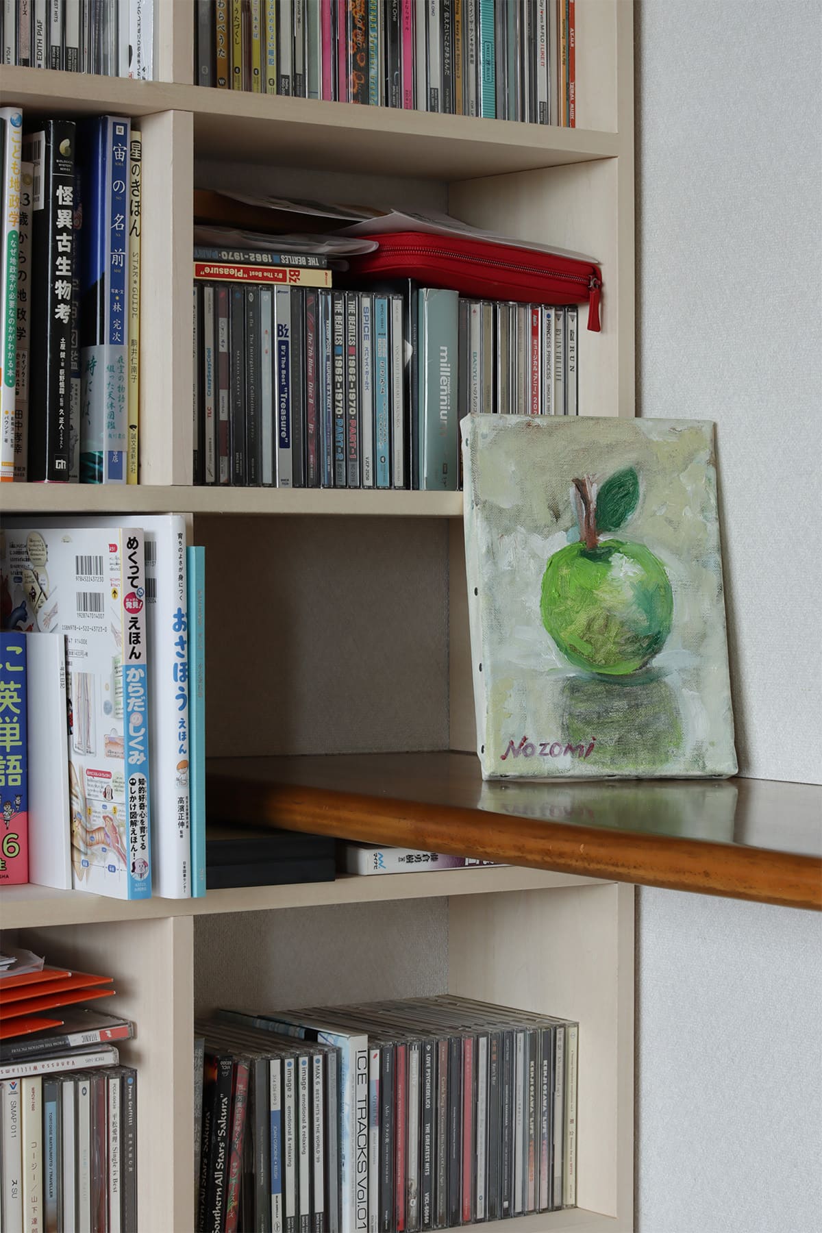 リビングの本棚 - Shelf 壁一面のA5本棚 奥行180mm - マルゲリータお客様事例