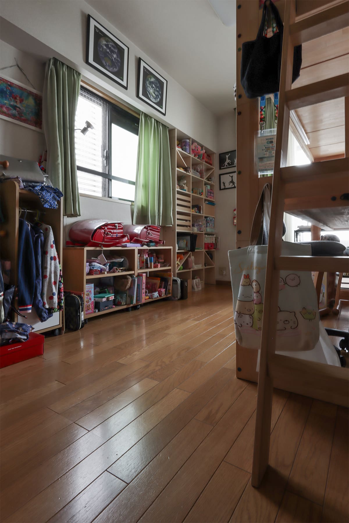 子供部屋の本棚 - Shelf 壁一面の本棚 奥行250mm - マルゲリータお客様事例