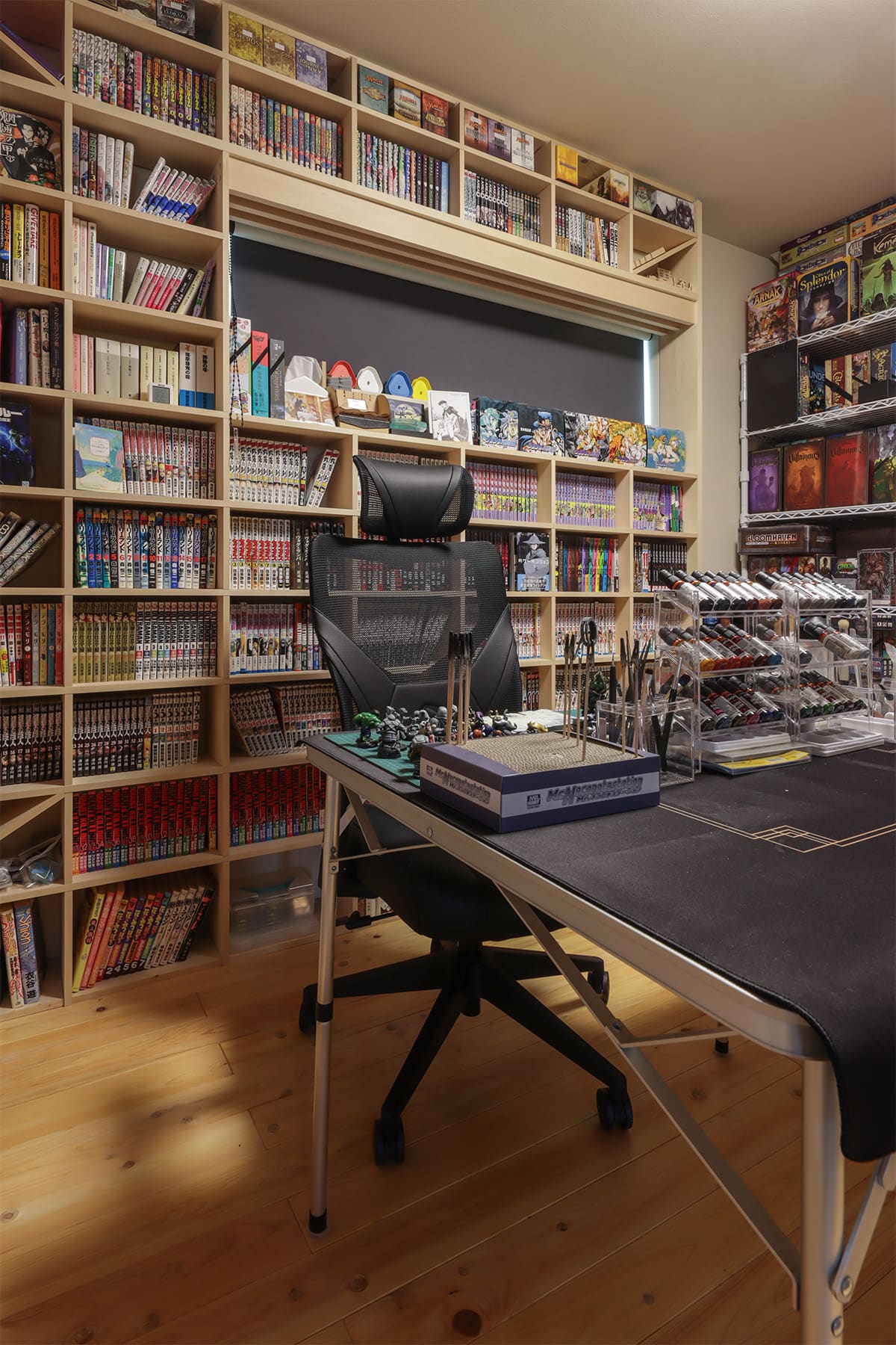クリエイティブな漫画部屋 - Shelf 壁一面のコミック本棚 奥行180mm - マルゲリータお客様事例