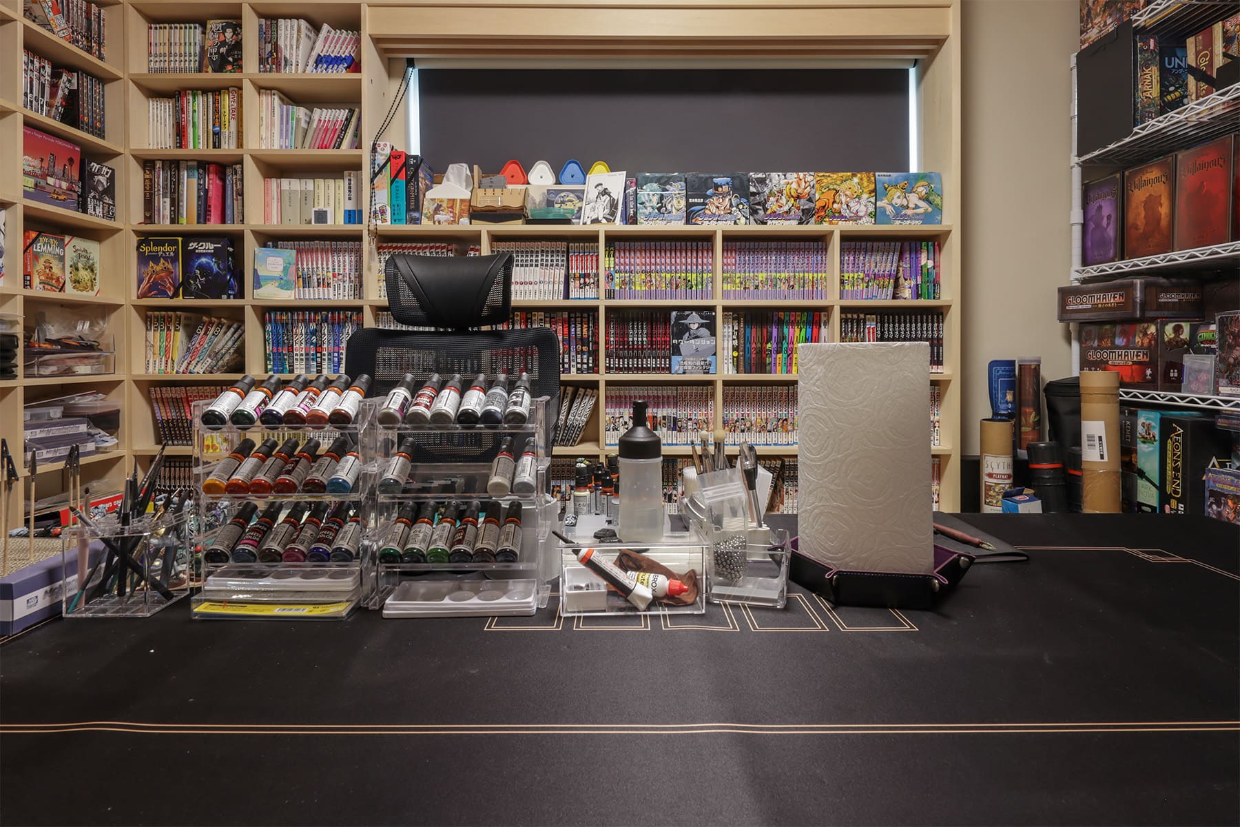 クリエイティブな漫画部屋 - Shelf 壁一面のコミック本棚 奥行180mm - マルゲリータお客様事例