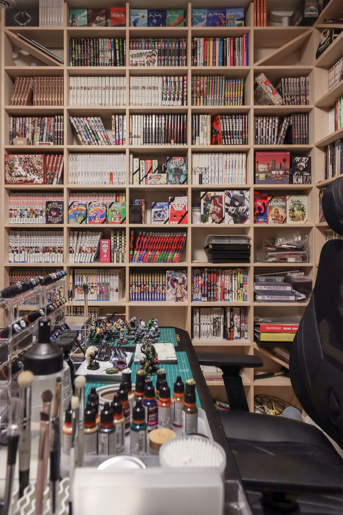 クリエイティブな漫画部屋 - Shelf 壁一面のコミック本棚 奥行180mm - マルゲリータお客様事例