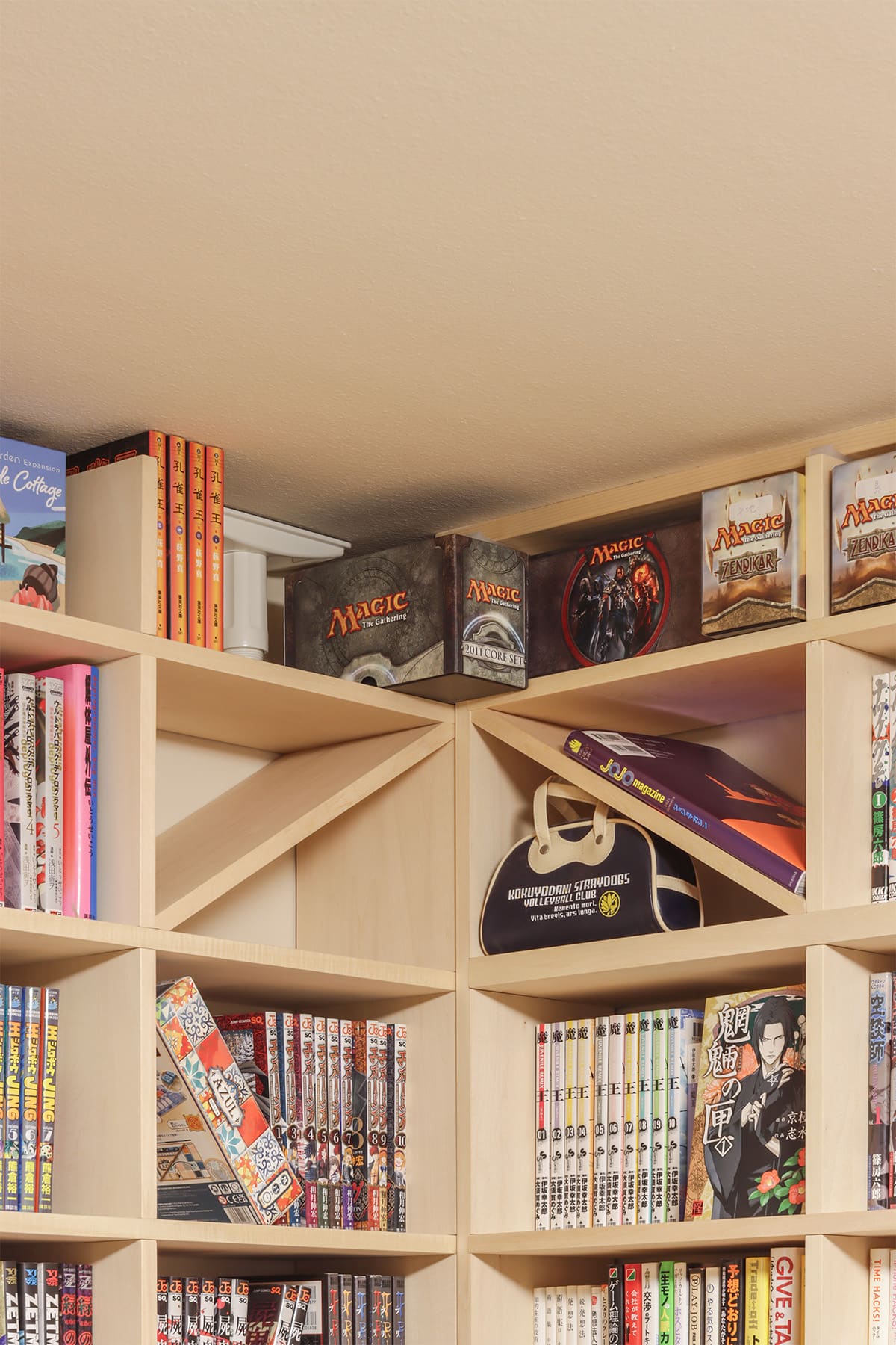 クリエイティブな漫画部屋 - Shelf 壁一面のコミック本棚 奥行180mm - マルゲリータお客様事例