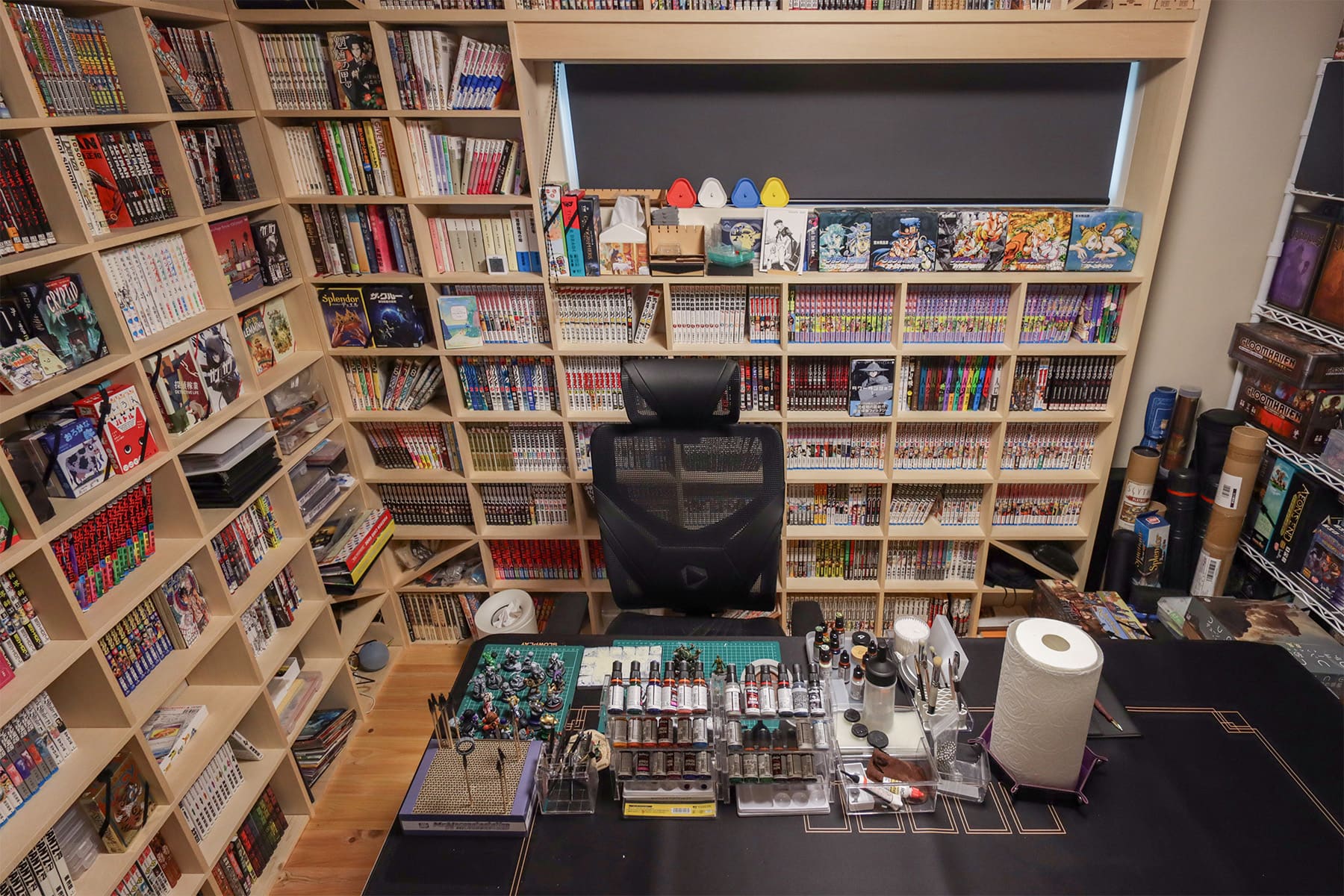 クリエイティブな漫画部屋 - Shelf 壁一面のコミック本棚 奥行180mm - マルゲリータお客様事例