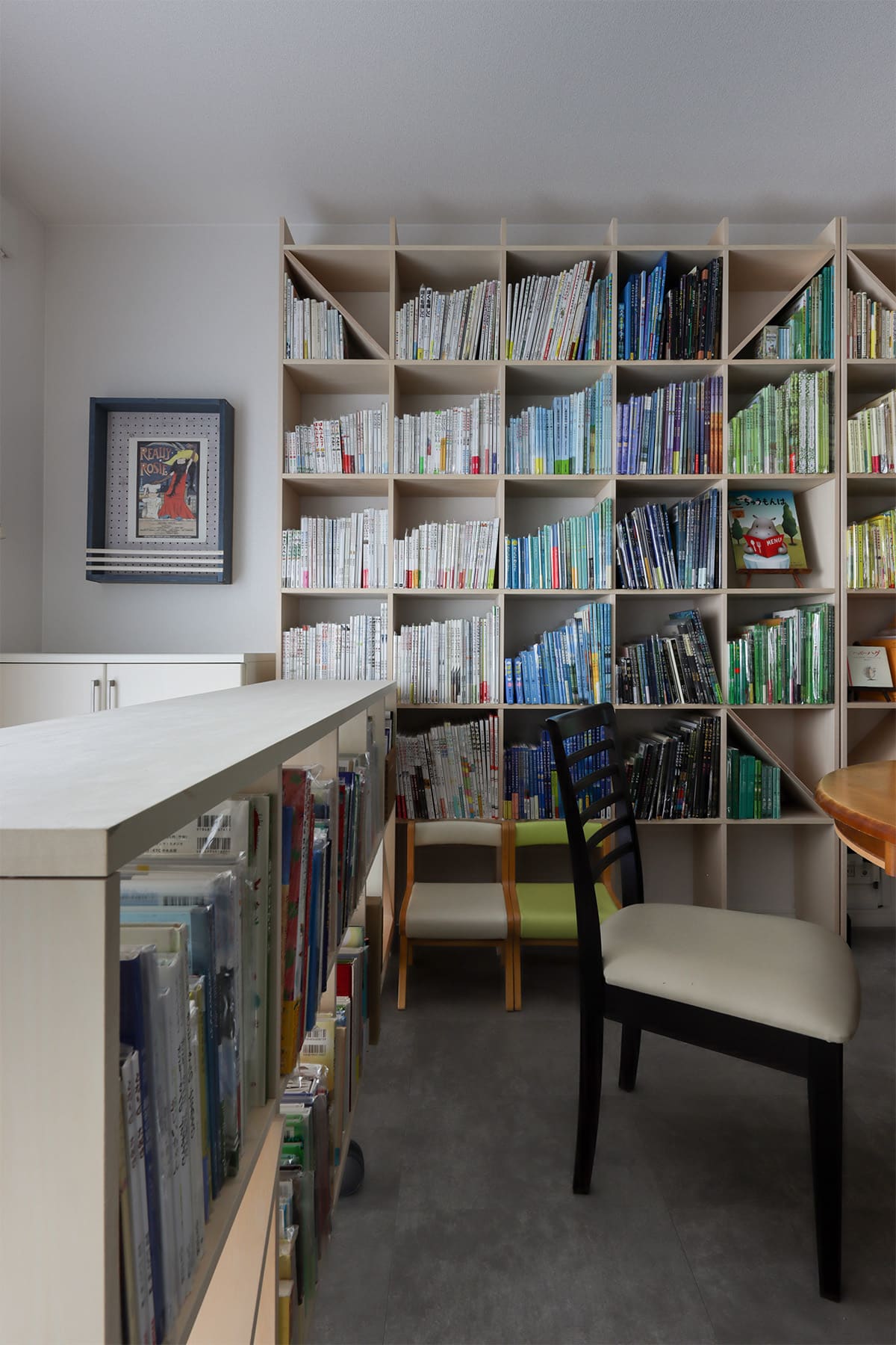 絵本の収納 - Shelf 壁一面の本棚 奥行250mm - マルゲリータお客様の声