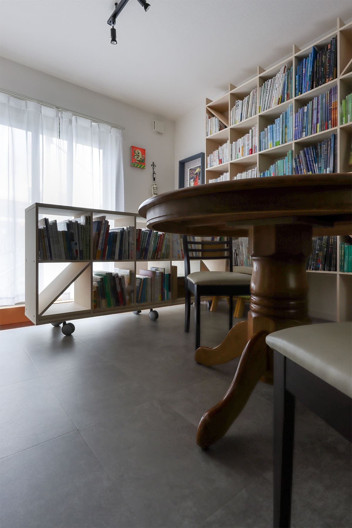 絵本の収納 - Shelf 壁一面の本棚 奥行250mm - マルゲリータお客様の声