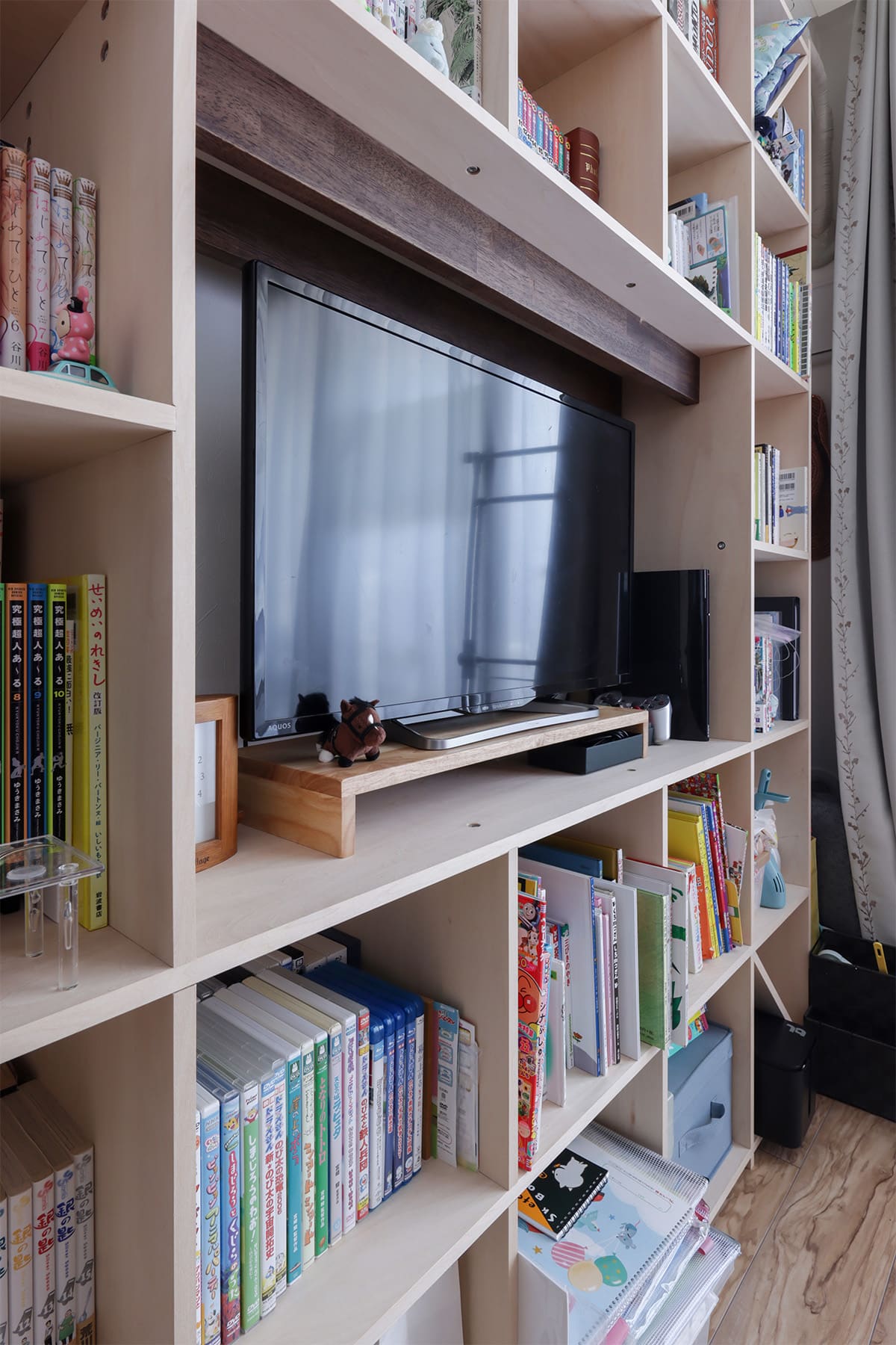リビングボード - Shelf 開口部のある本棚 - マルゲリータお客様の声