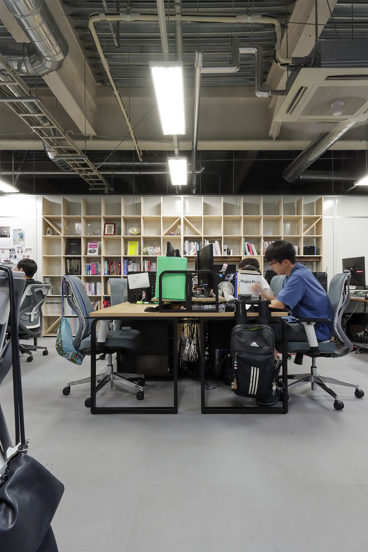 九州大学大学院工学府土木工学専攻 災害数理研究室 - Shelf 壁一面の本棚 - マルゲリータお客様事例