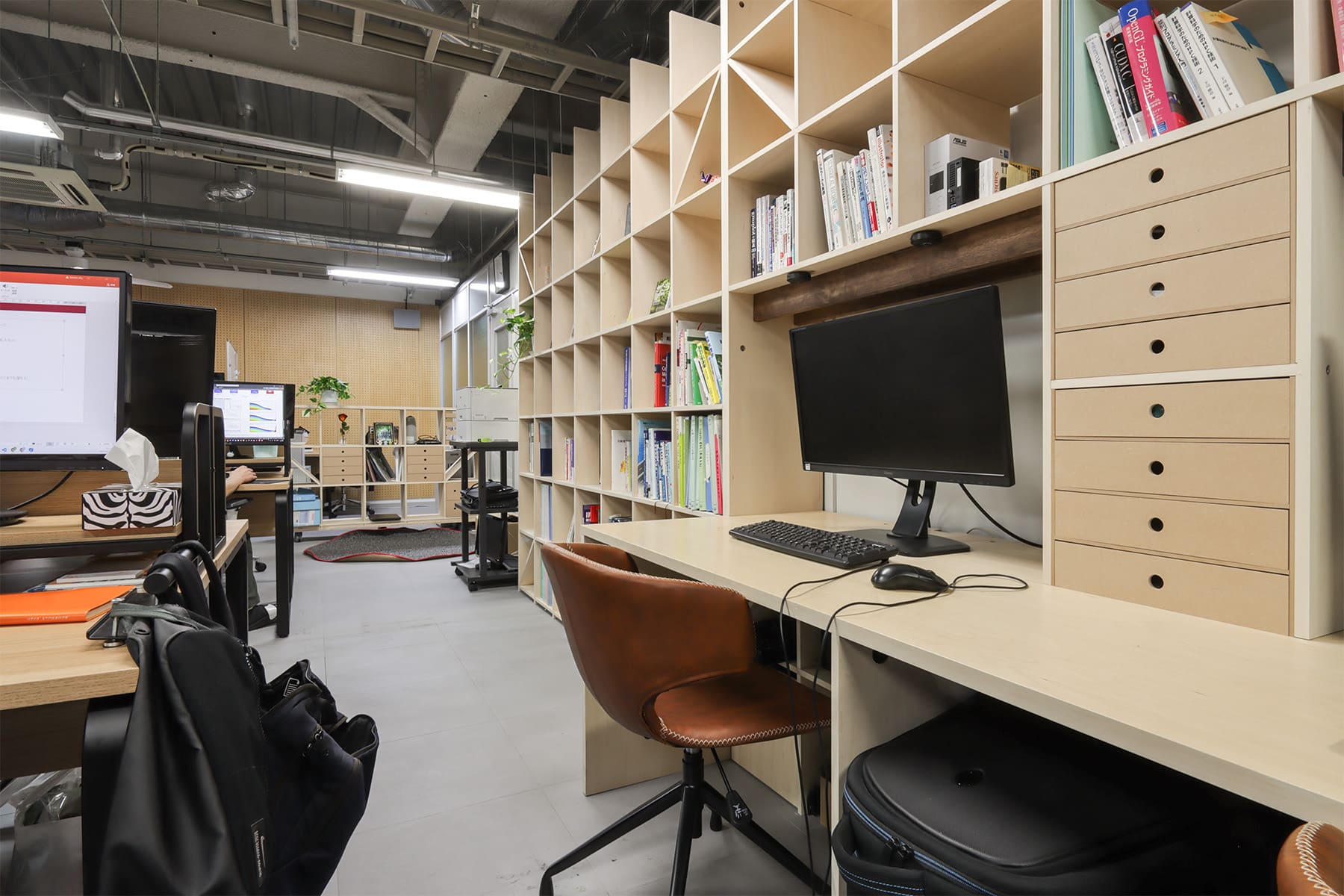 九州大学大学院工学府土木工学専攻 災害数理研究室 - Shelf 壁一面の本棚 - マルゲリータお客様事例