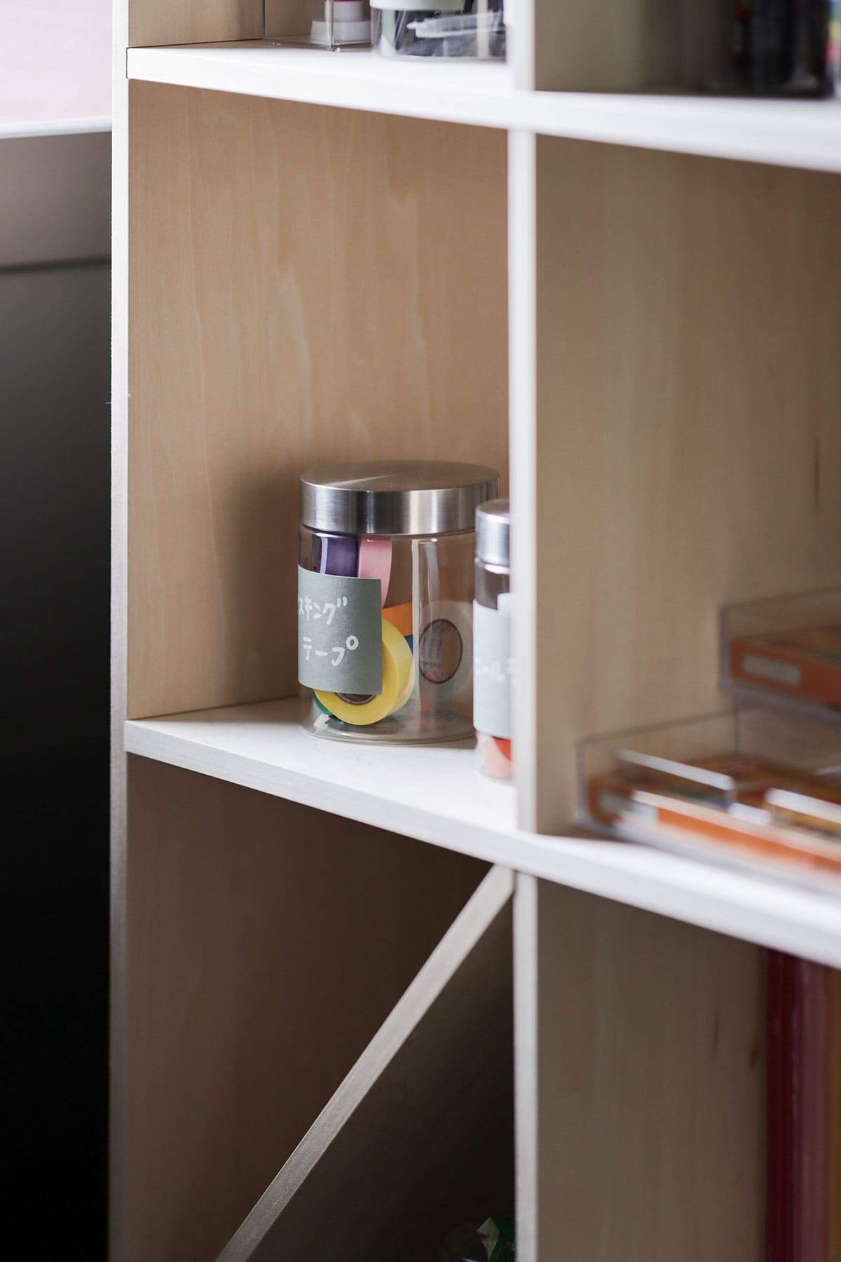株式会社ぴたカフェ様 - Shelf 壁一面の本棚 奥行250mm - マルゲリータお客様の声