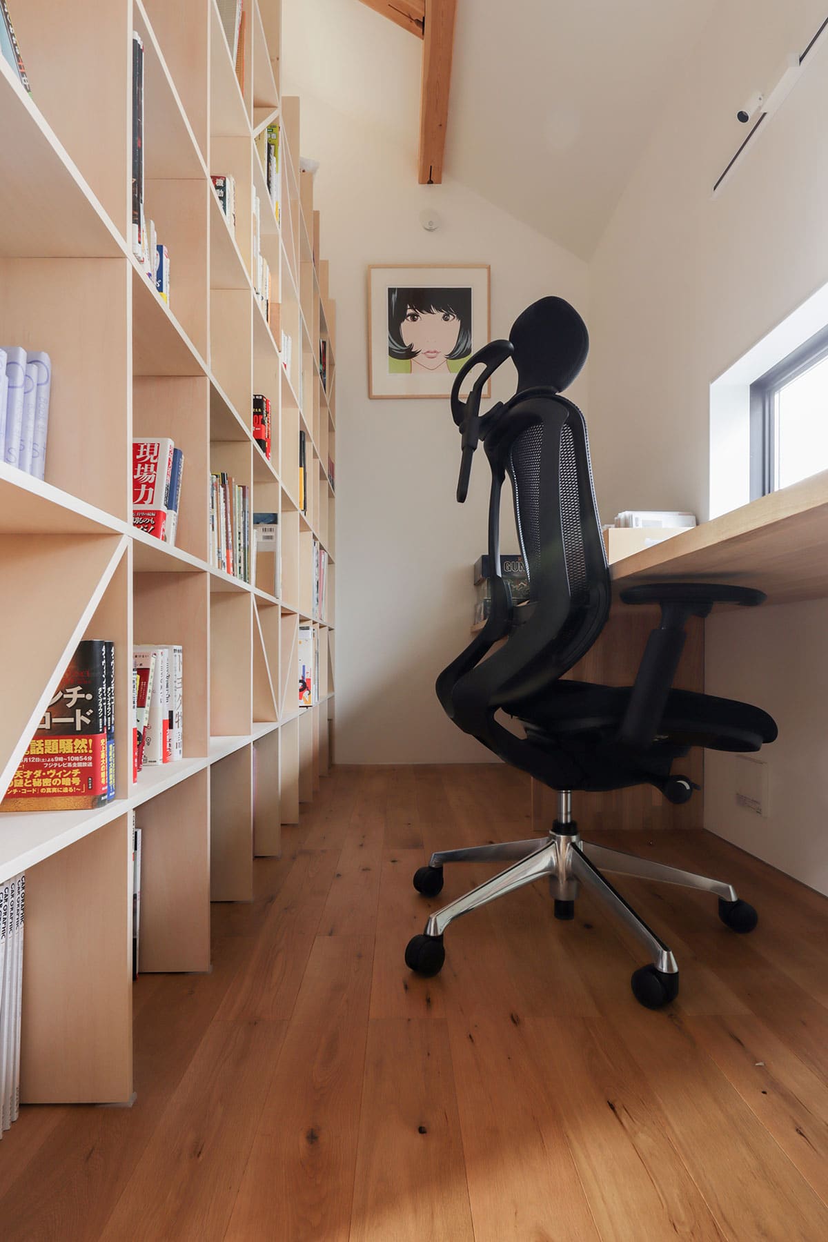 書斎の本棚・CD棚 - Shelf 壁一面の本棚 奥行250mm / 壁一面のコミック本棚 奥行180mm」- マルゲリータお客様事例