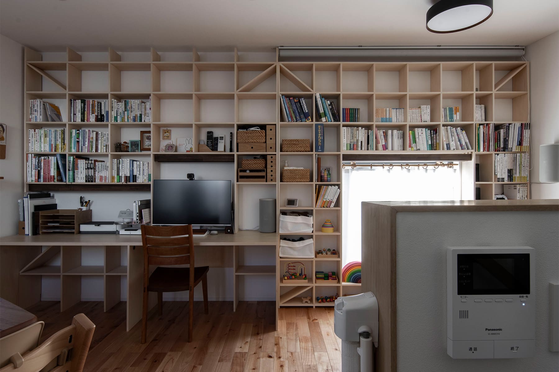 新築でリビングに収納がない場合はどうする? 広く使える収納家具の設定事例をご紹介