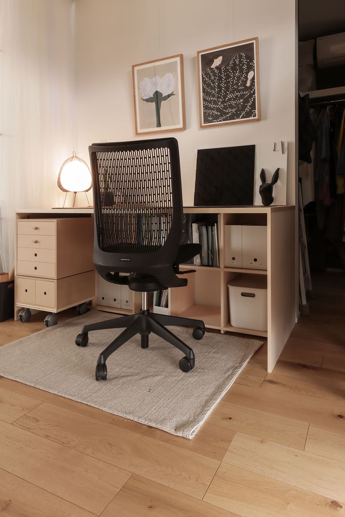 パソコンデスクはおしゃれで機能的なものを 木製・L字・ロータイプなどのおすすめの事例を紹介