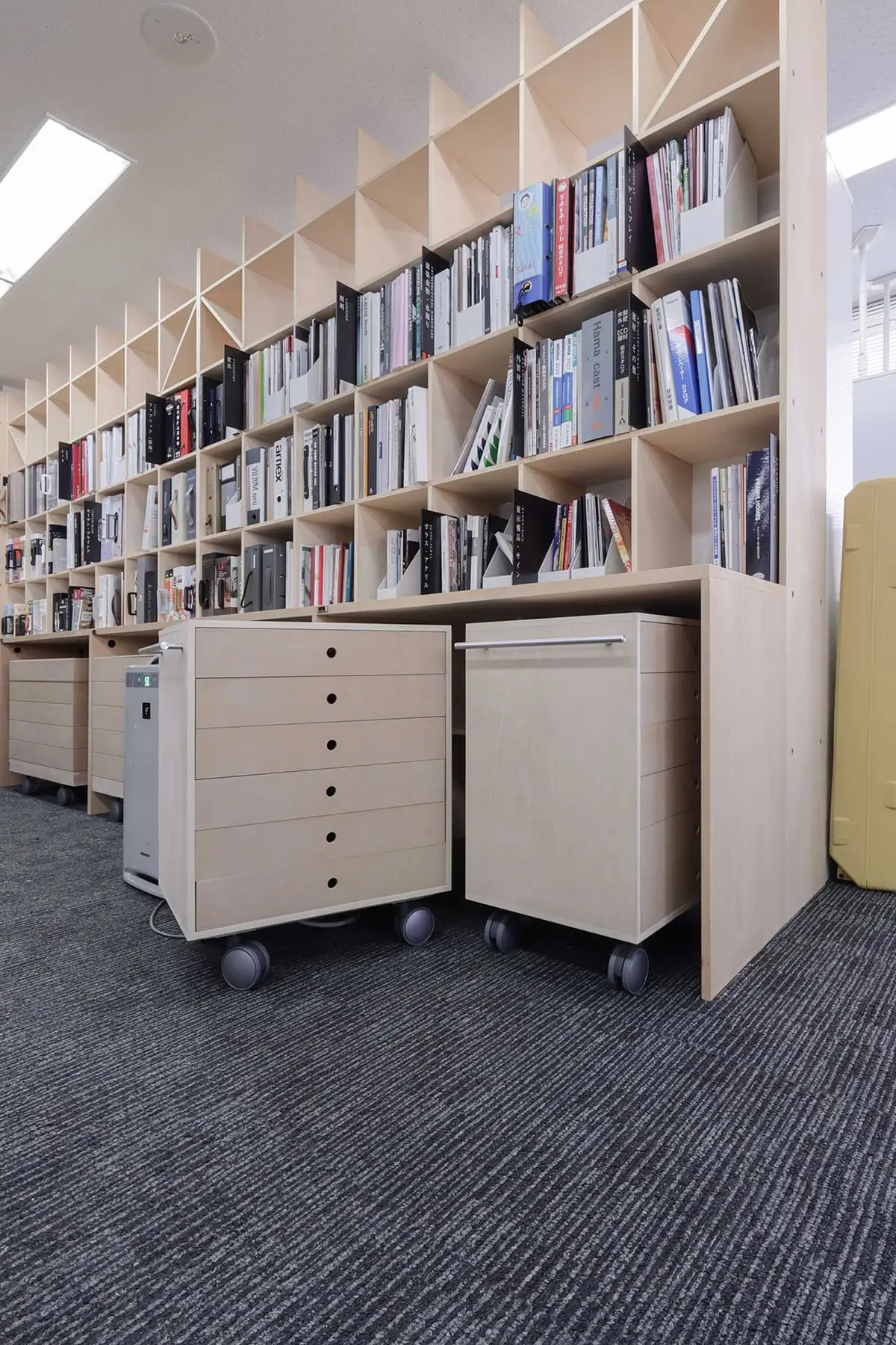 可動式の収納棚 移動できて間仕切りにもなるオープンラックなどをご紹介