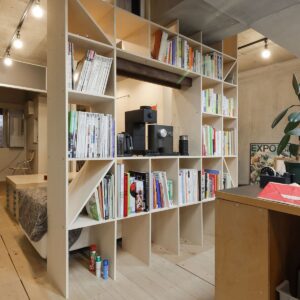 「株式会社おおかみときつつき」様のオフィス - Shelf 開口部のある本棚 - マルゲリータお客様事例