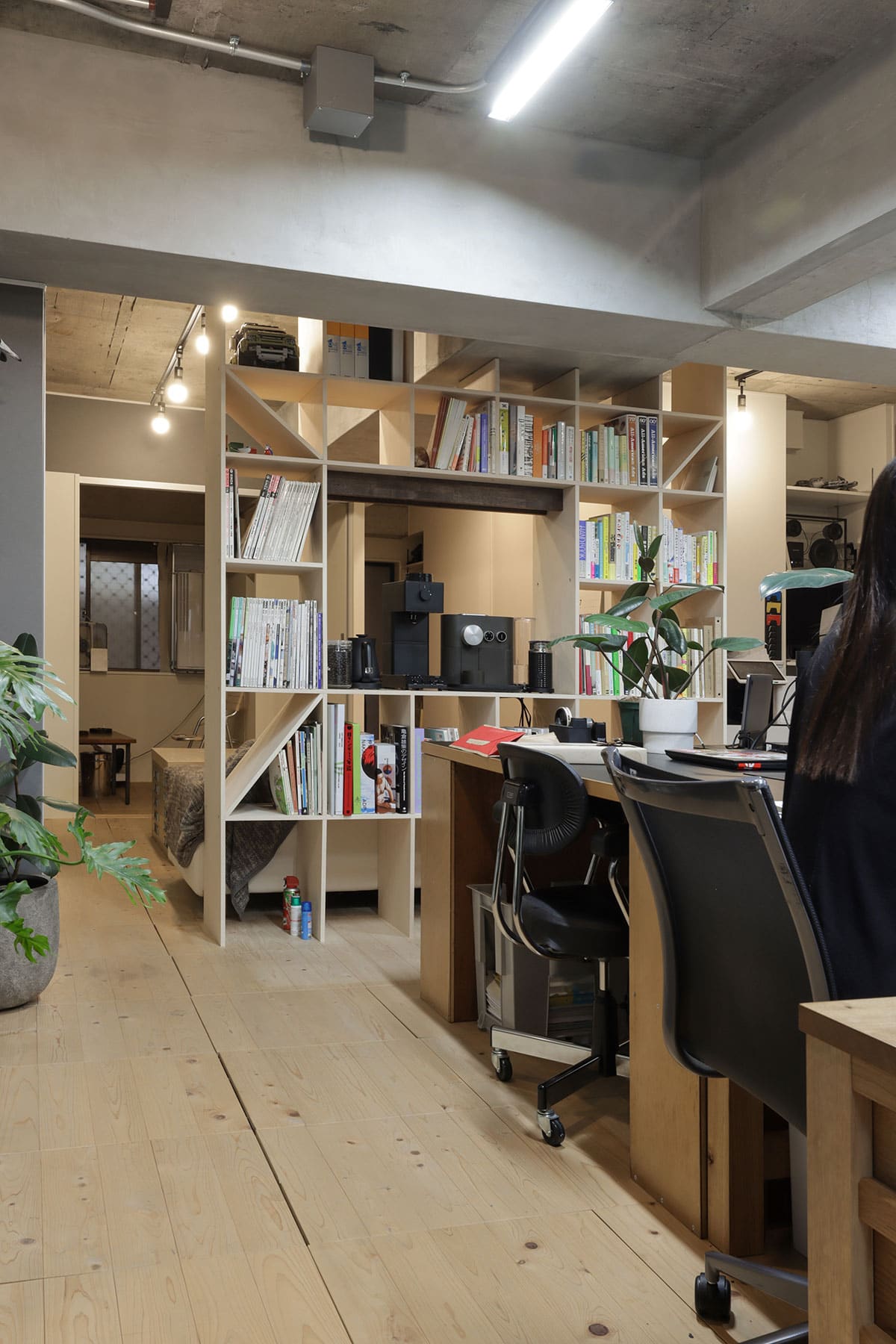 「株式会社おおかみときつつき」様のオフィス - Shelf 開口部のある本棚 - マルゲリータお客様事例