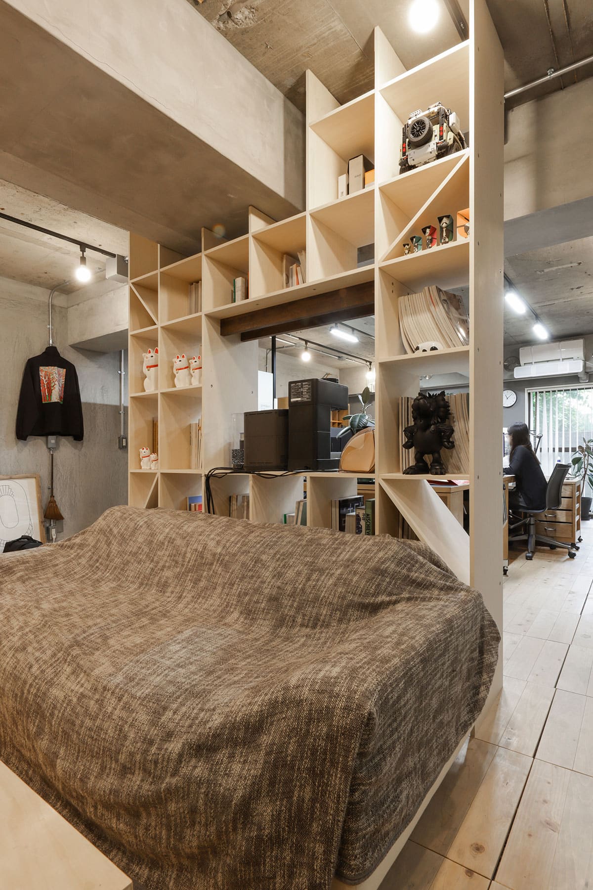 「株式会社おおかみときつつき」様のオフィス - Shelf 開口部のある本棚 - マルゲリータお客様事例