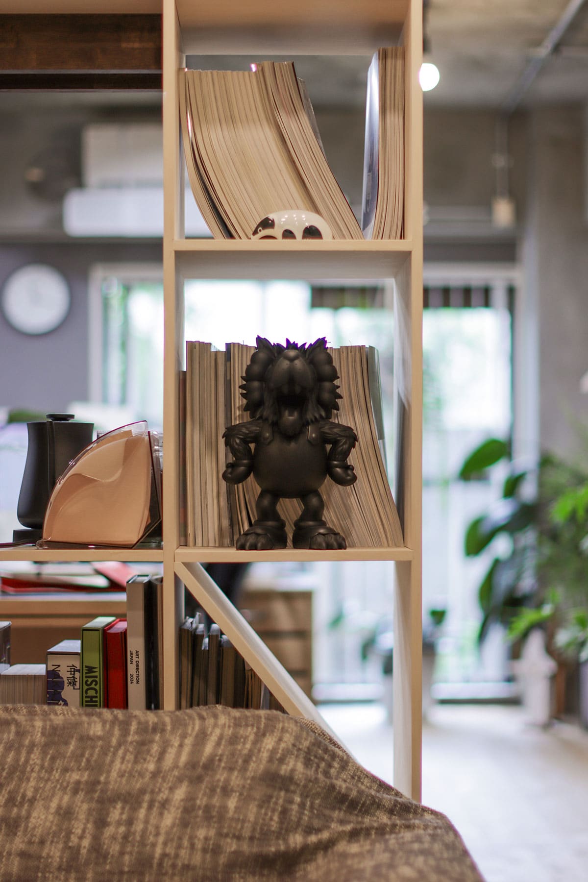「株式会社おおかみときつつき」様のオフィス - Shelf 開口部のある本棚 - マルゲリータお客様事例