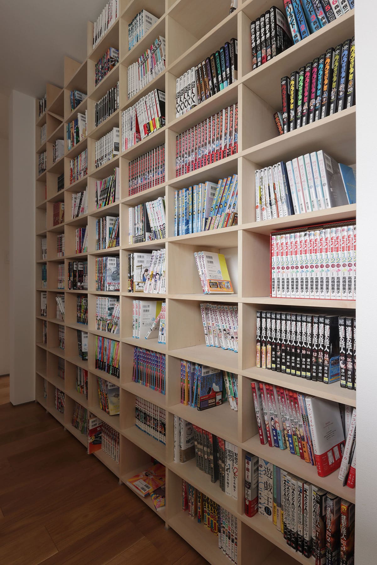 廊下あるコープのコミック本棚 - Shelf 壁一面の本棚 奥行350mm - マルゲリータお客様事例