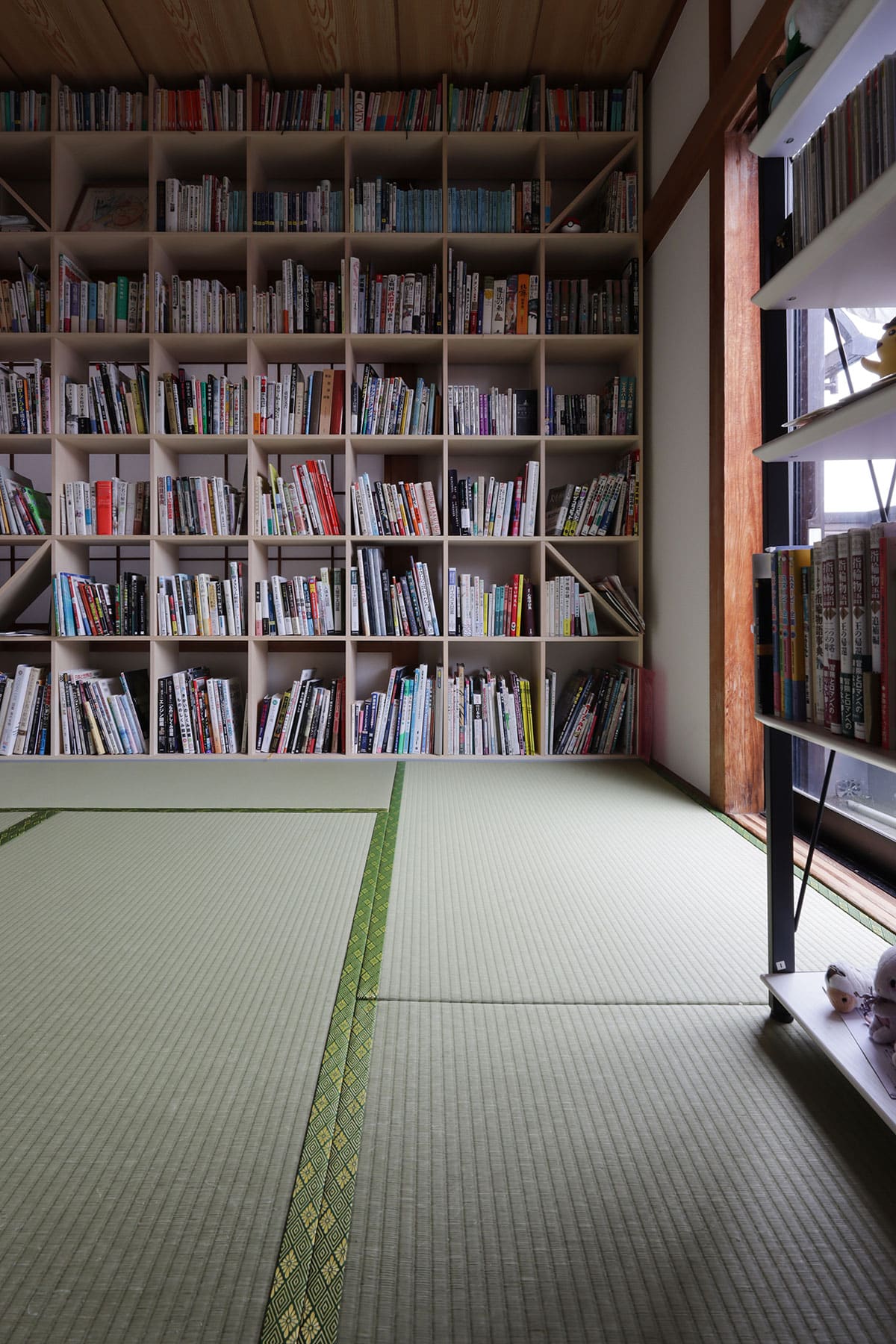 和室の本棚 - Shelf 壁一面の本棚 奥行250mm - マルゲリータお客様事例