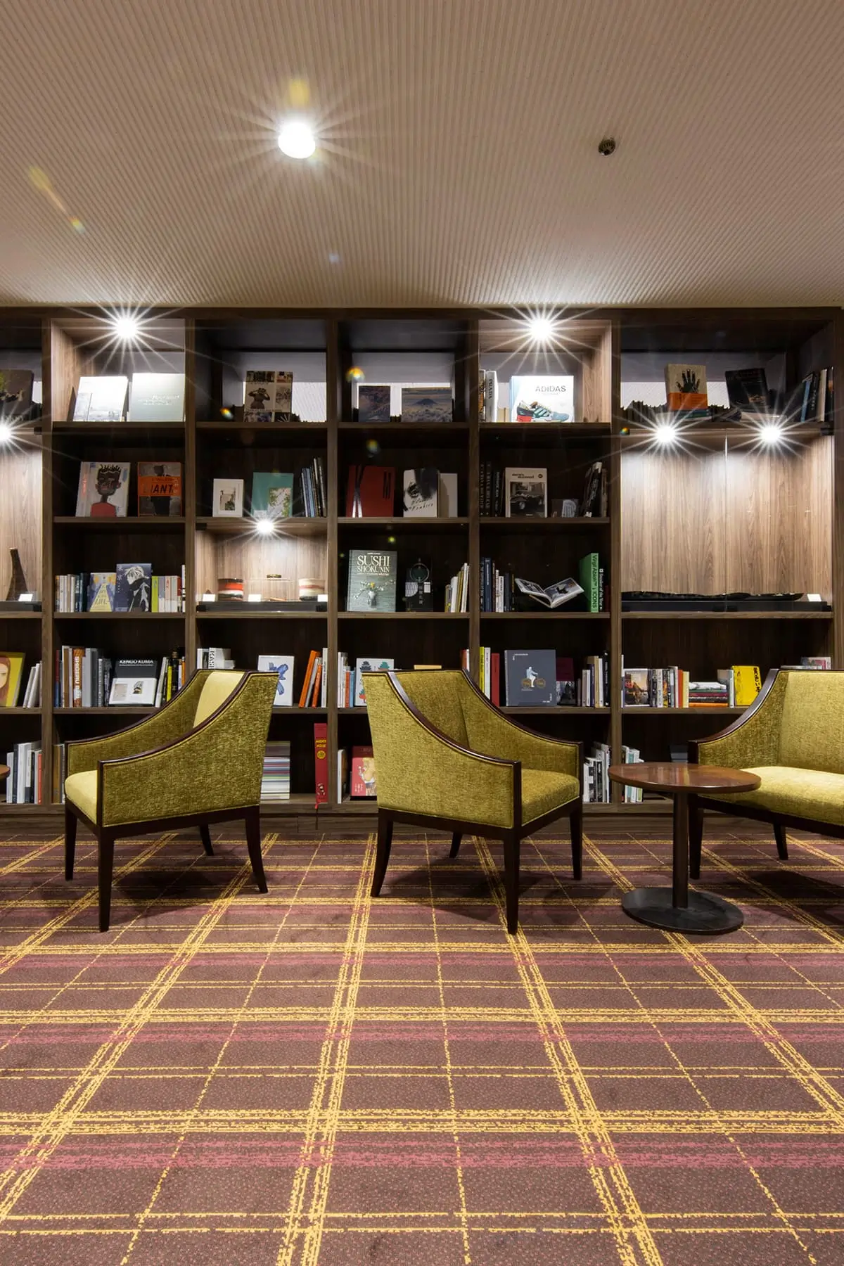 本をおしゃれに見せる収納本棚 大容量・ディスプレイ型など実例をご紹介