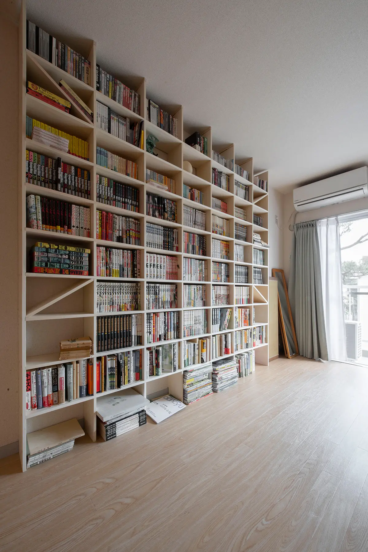 本をおしゃれに見せる収納本棚 大容量・ディスプレイ型など実例をご紹介