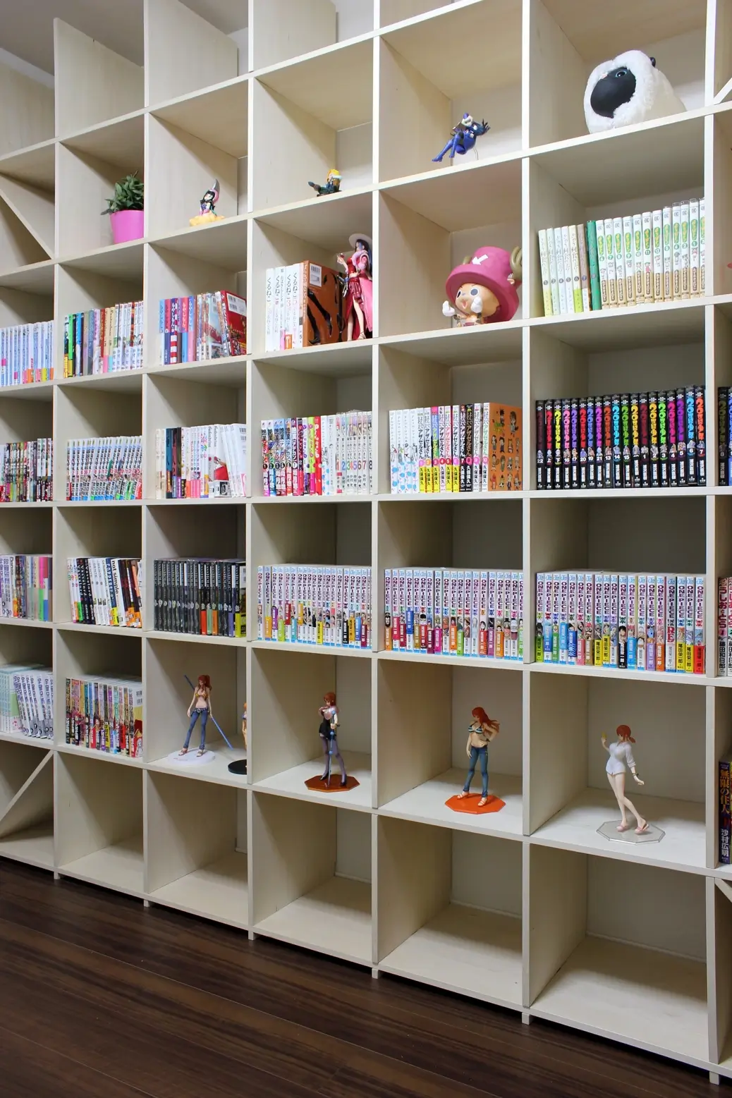 本をおしゃれに見せる収納本棚 大容量・ディスプレイ型など実例をご紹介