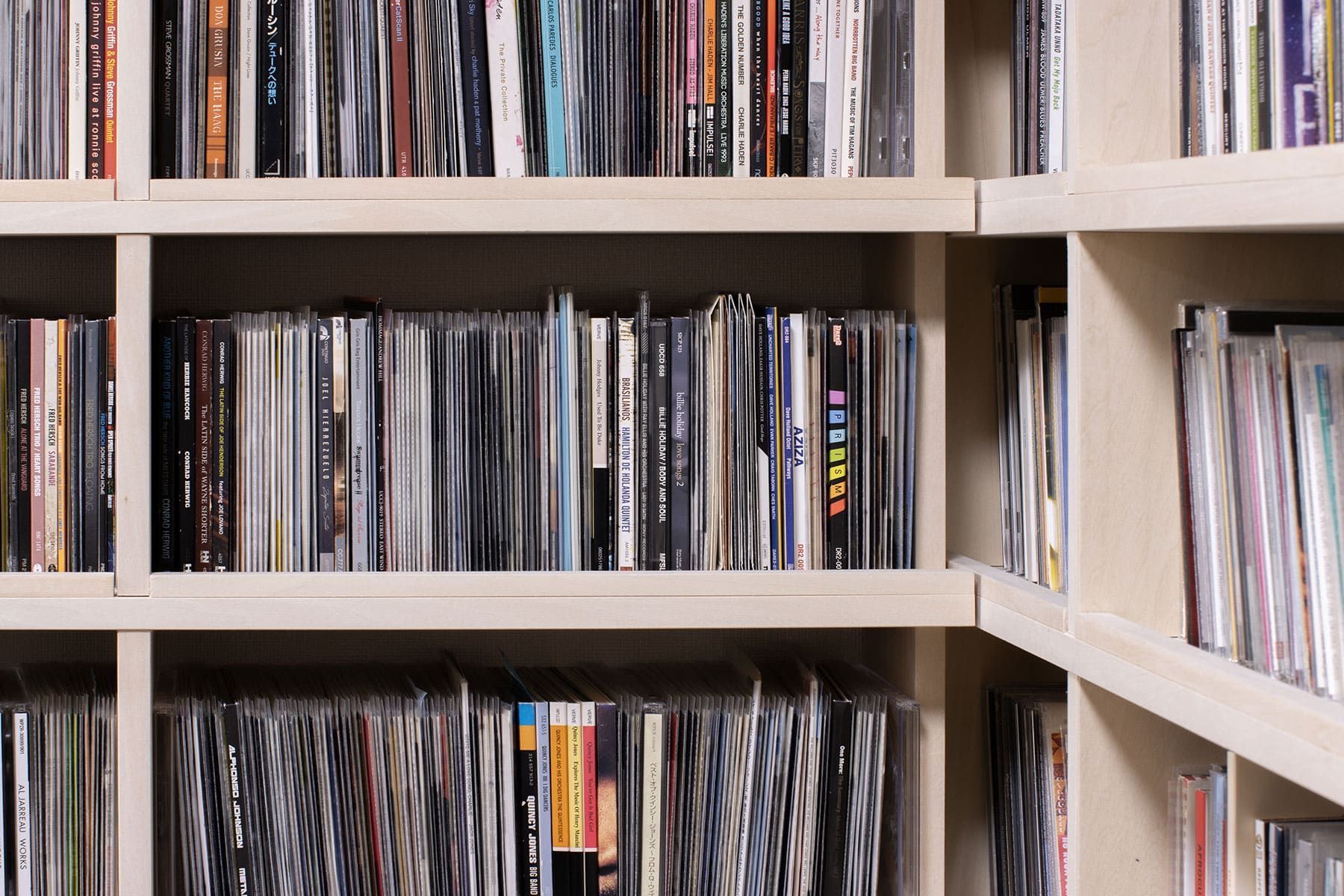 壁一面のCD棚 - Shelf 壁一面のコミック本棚 奥行180mm - マルゲリータお客様事例