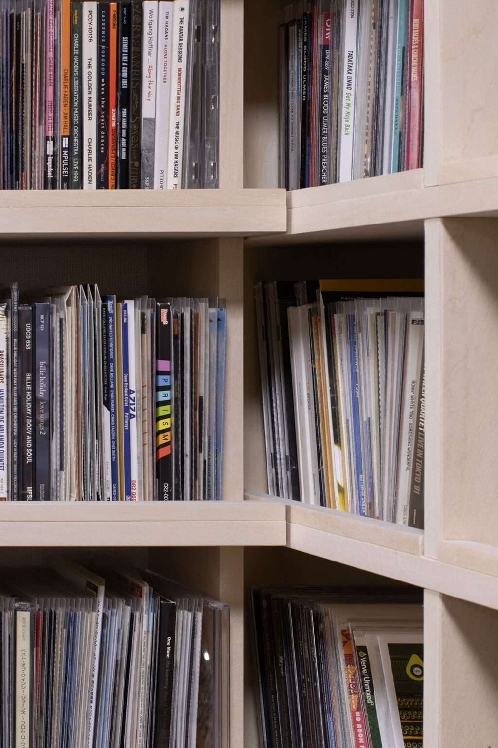 壁一面のCD棚 - Shelf 壁一面のコミック本棚 奥行180mm - マルゲリータお客様事例