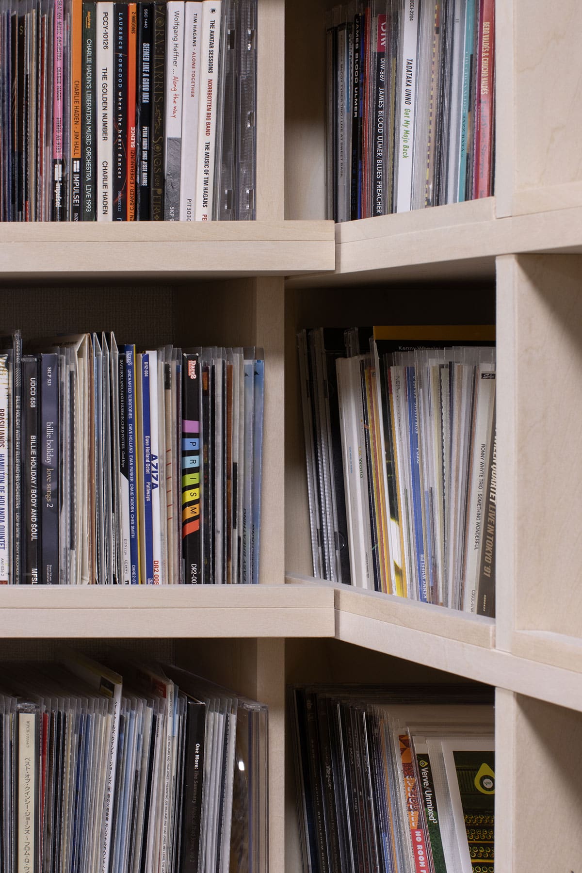 壁一面のCD棚 - Shelf 壁一面のコミック本棚 奥行180mm - マルゲリータお客様事例