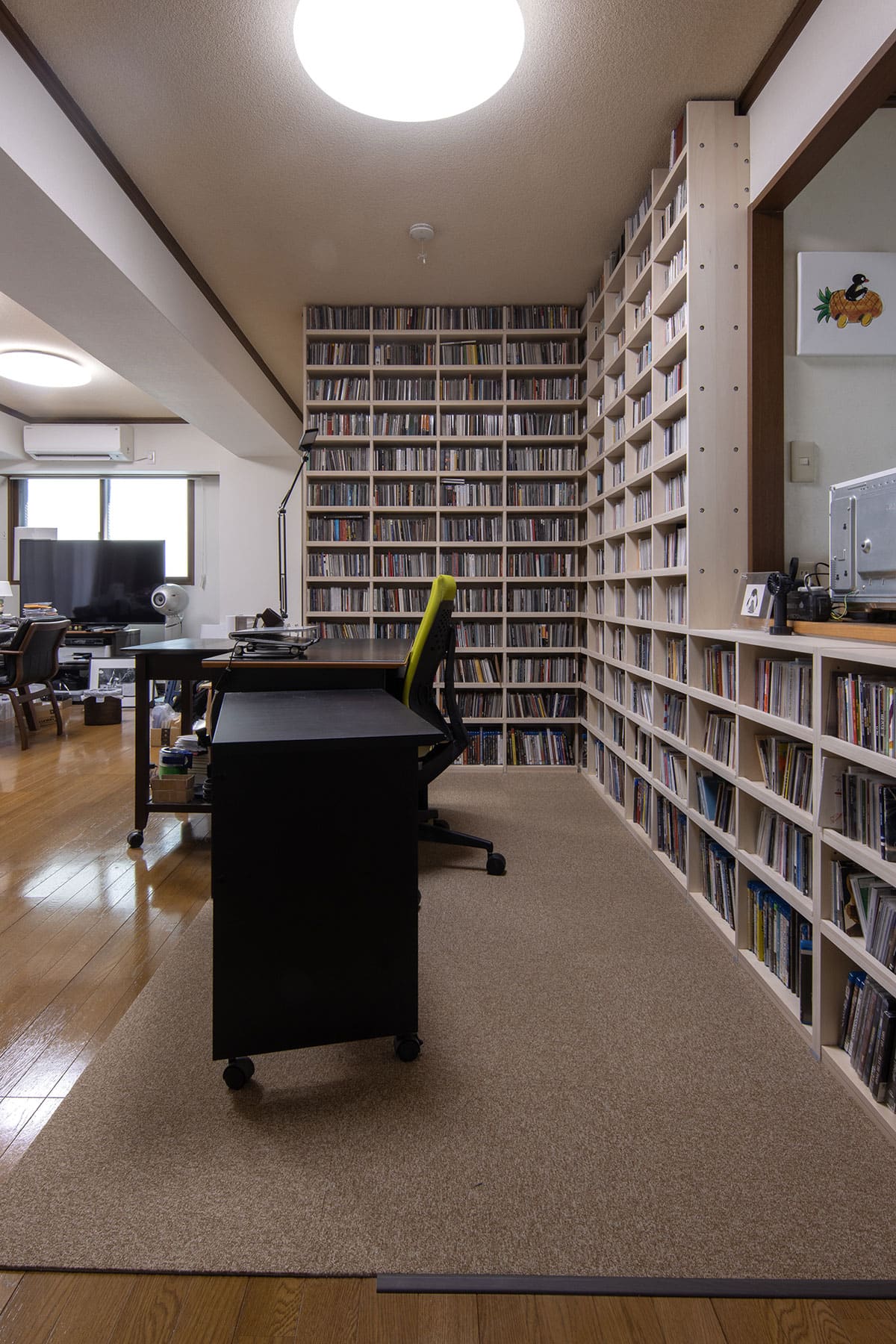 壁一面のCD棚 - Shelf 壁一面のコミック本棚 奥行180mm - マルゲリータお客様事例