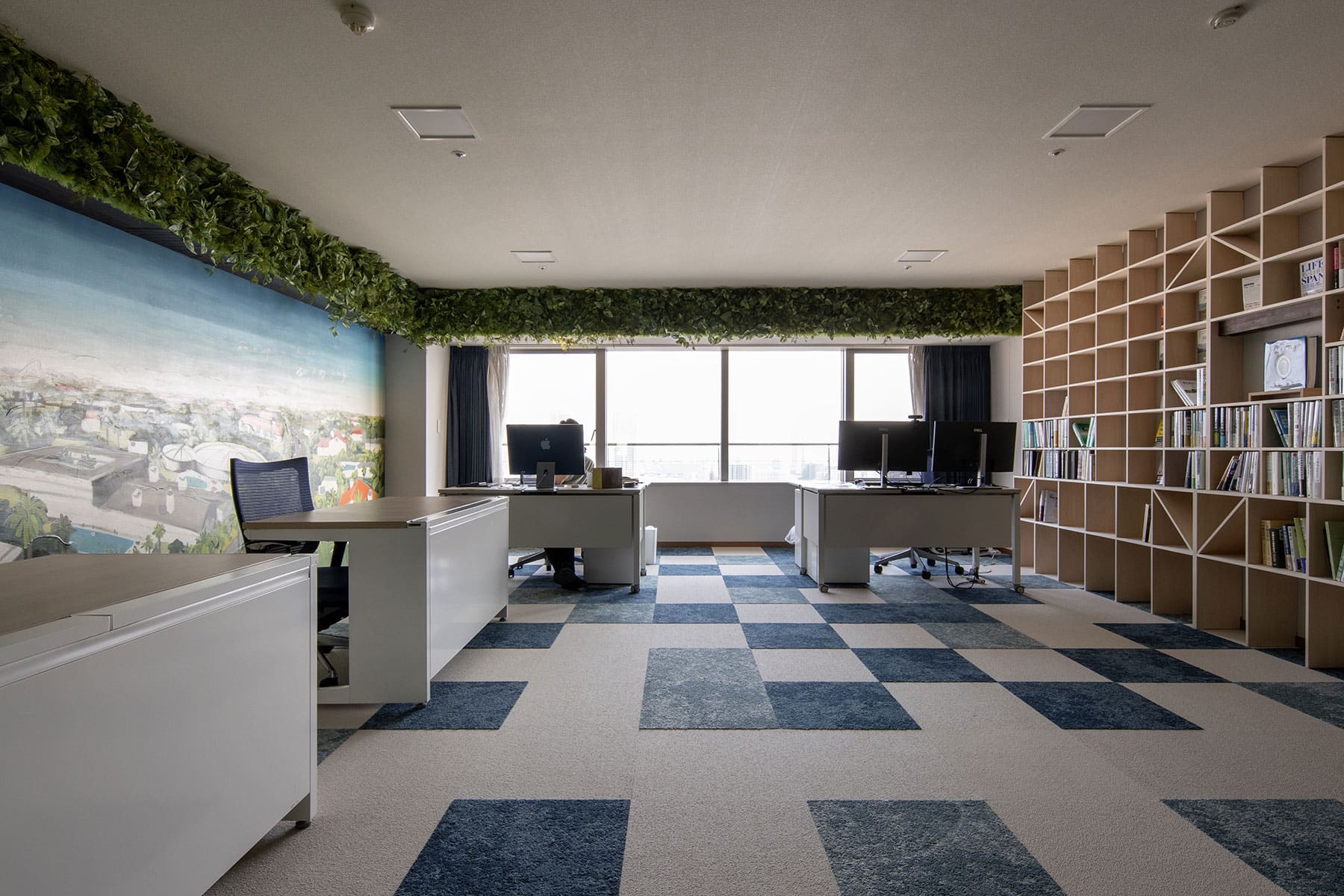 法律事務所の本棚 - Shelf 壁一面の本棚 奥行250mm - マルゲリータお客様事例