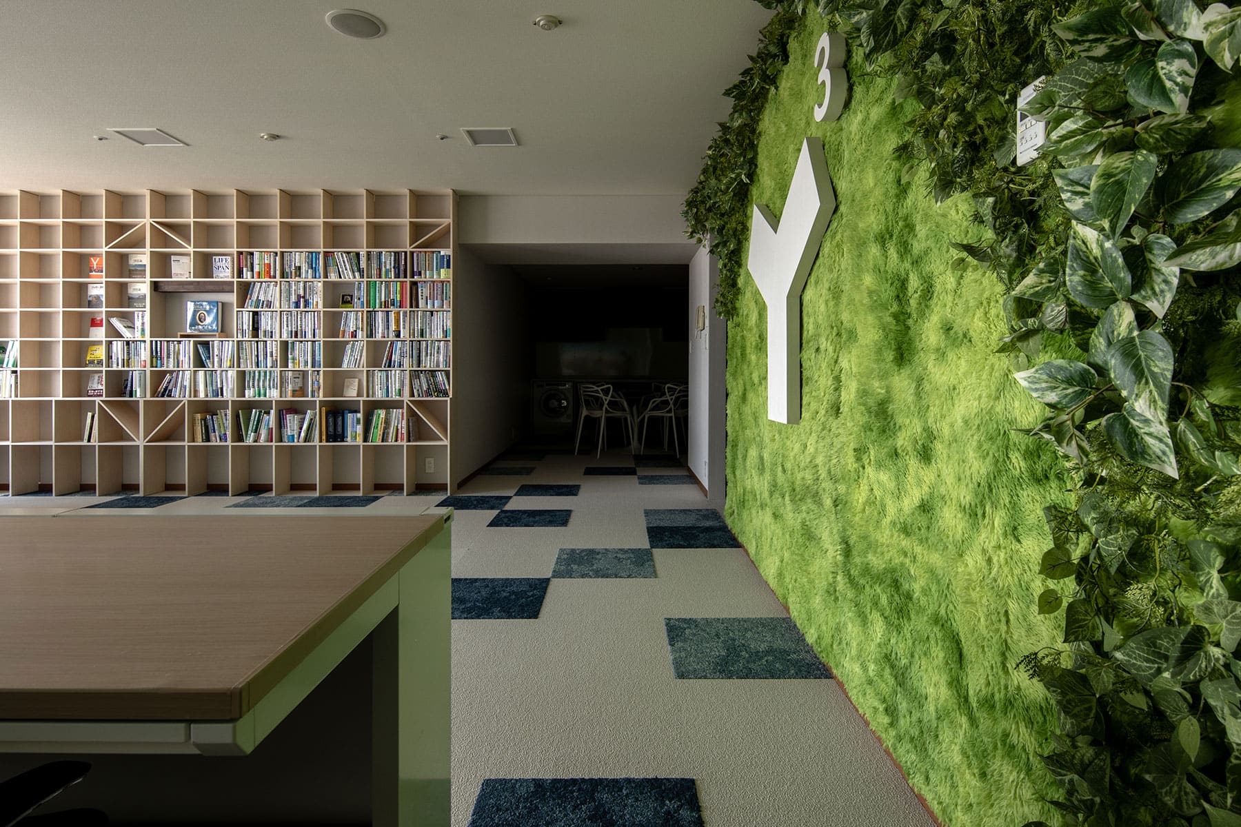 法律事務所の本棚 - Shelf 壁一面の本棚 奥行250mm - マルゲリータお客様事例