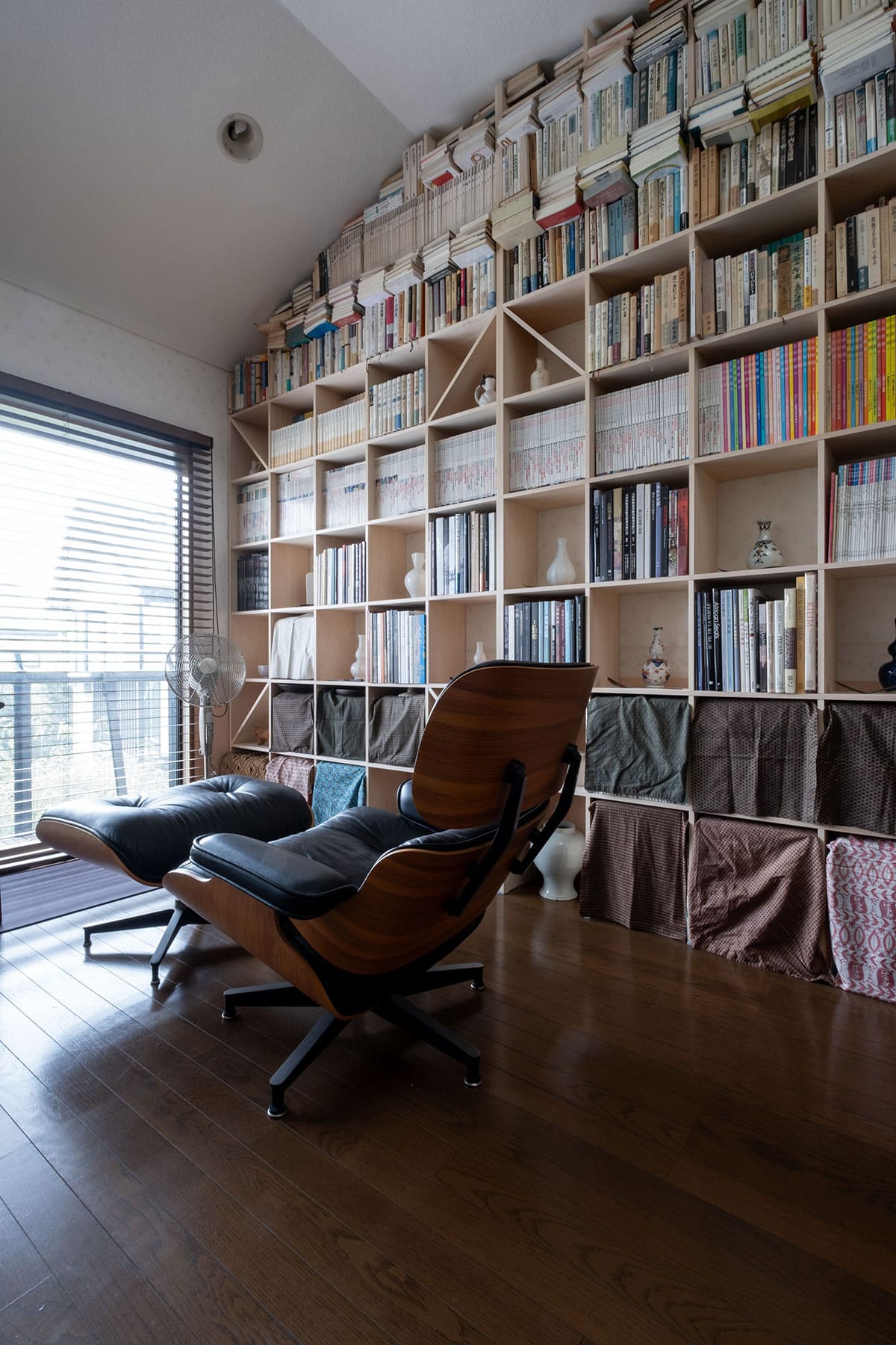 Shelf 壁一面の本棚 奥行250mm - マルゲリータお客様事例