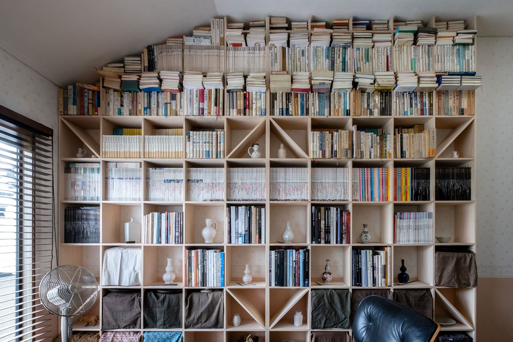 Shelf 壁一面の本棚 奥行250mm - マルゲリータお客様事例