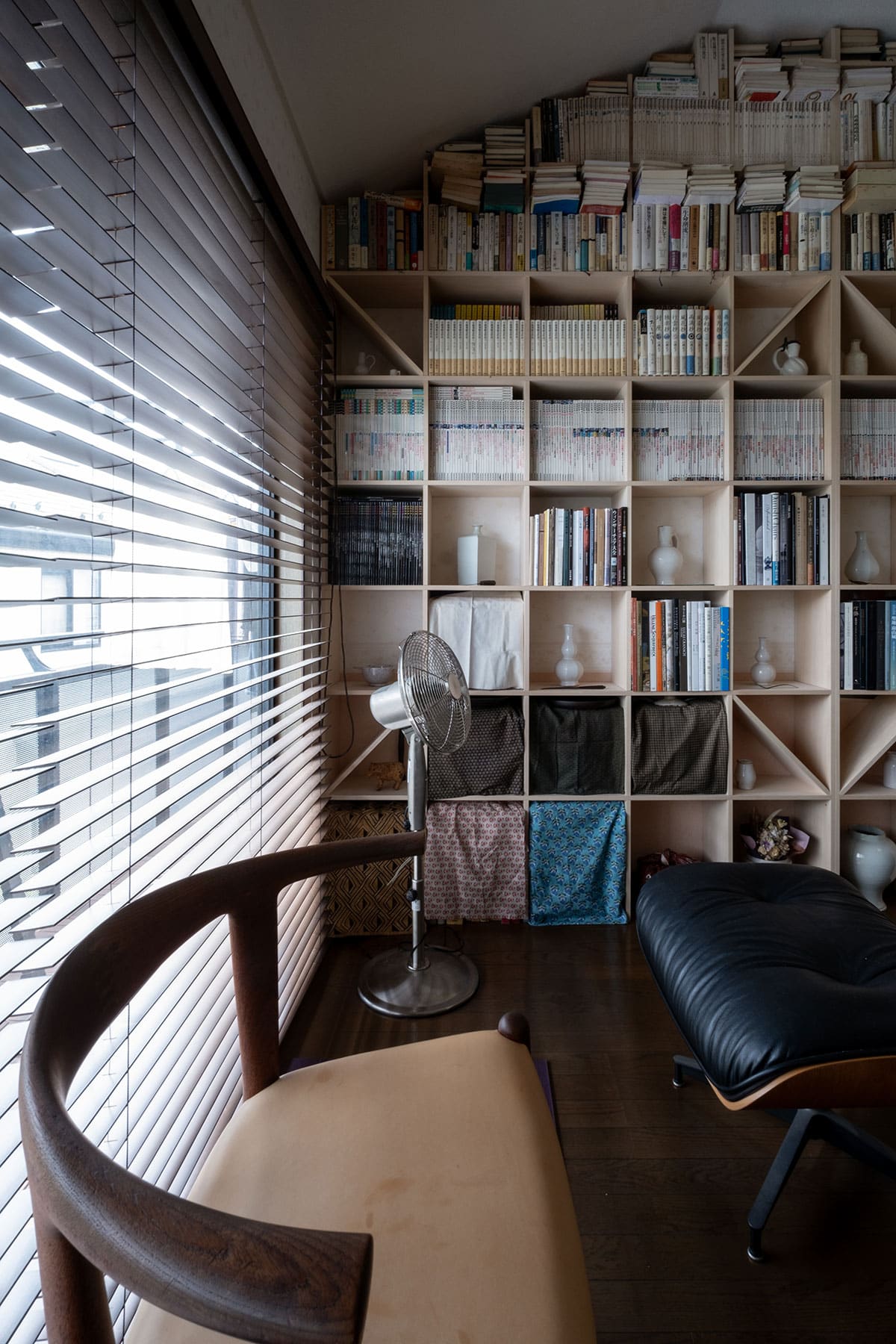 Shelf 壁一面の本棚 奥行250mm - マルゲリータお客様事例