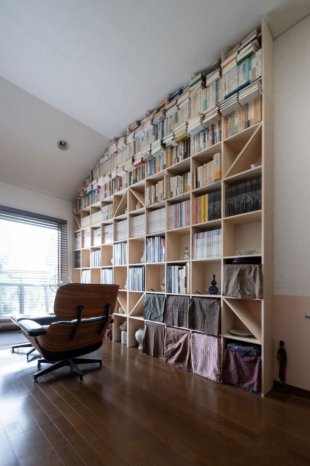 Shelf 壁一面の本棚 奥行250mm - マルゲリータお客様事例