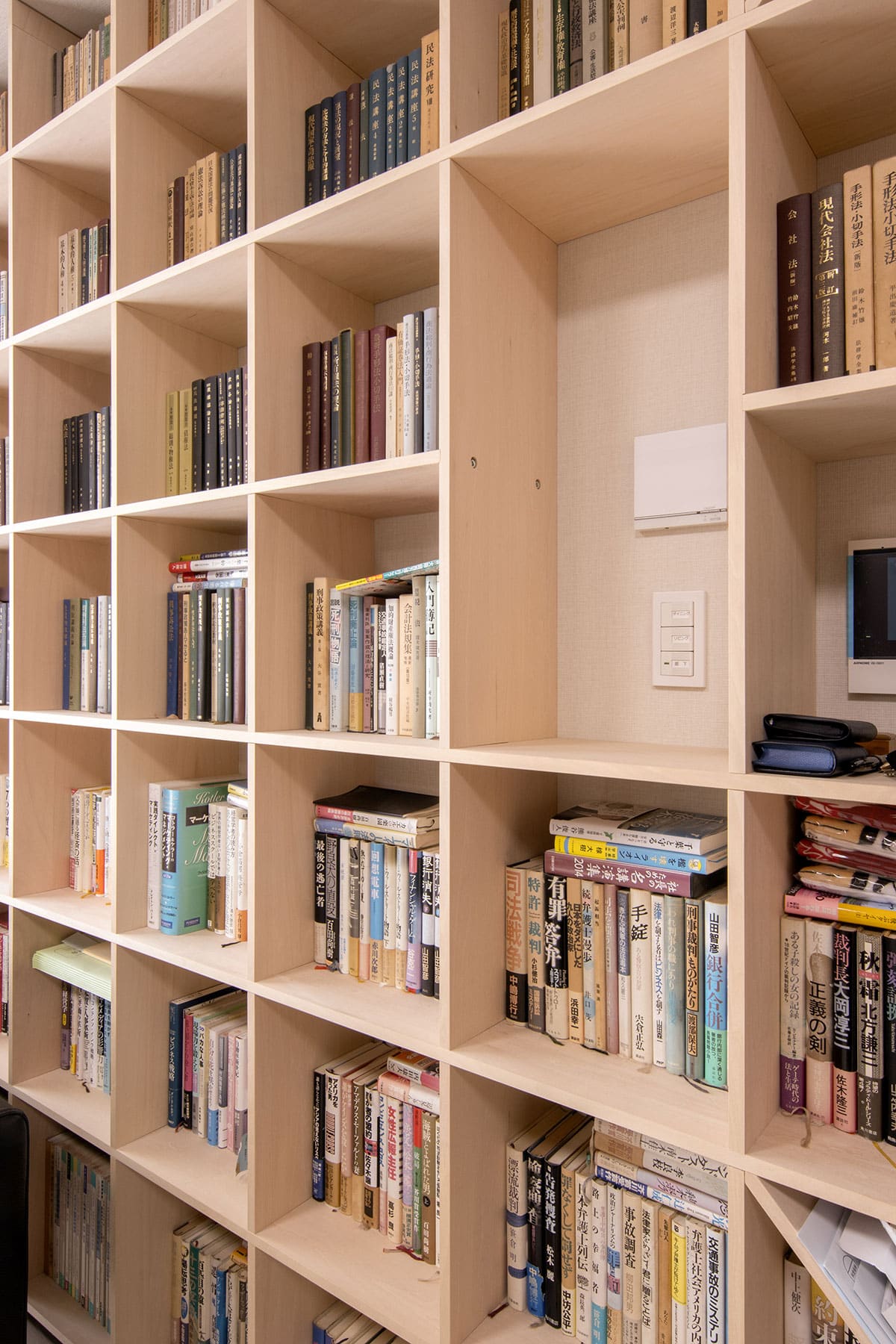 リビングの本棚 - Shelf 壁一面の本棚 奥行350mm - マルゲリータお客様事例